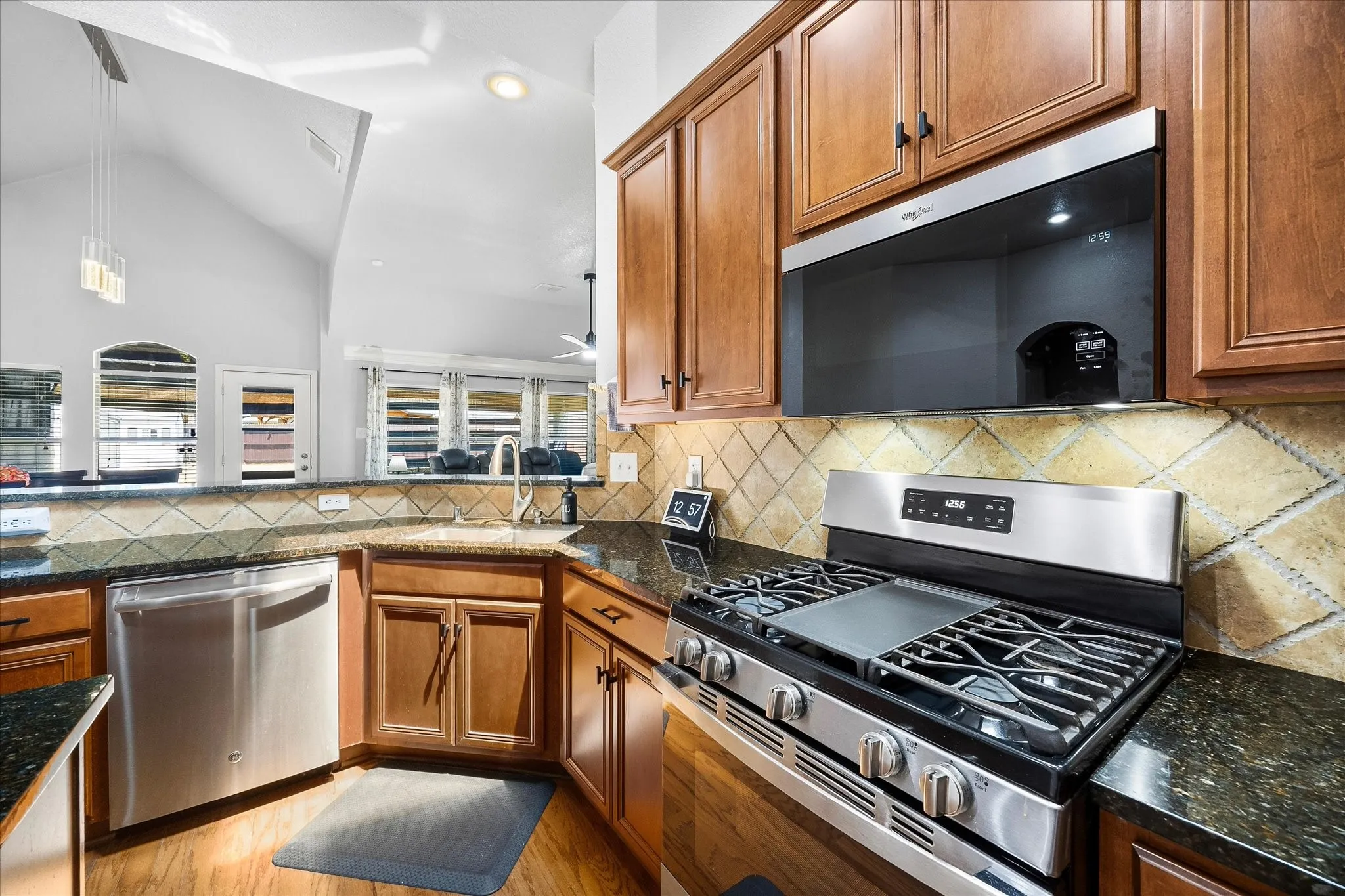 Single Family Residence For Sale in Rockwall County , 809 Cauble Drive, Fate, Texas 75087, 4 Bedroom, 3 Bathroom, 2 Garage spaces, 2,402 Sqft, built in 2005, mls#21358008, Real Estate Agent in Fate, Homes For Sale in Rockwall county, Homes For Sale in Fate, Realtor in Fate Texas, Real Estate Brokerage Independent Realty Texas, Luminita Cordes Realtor