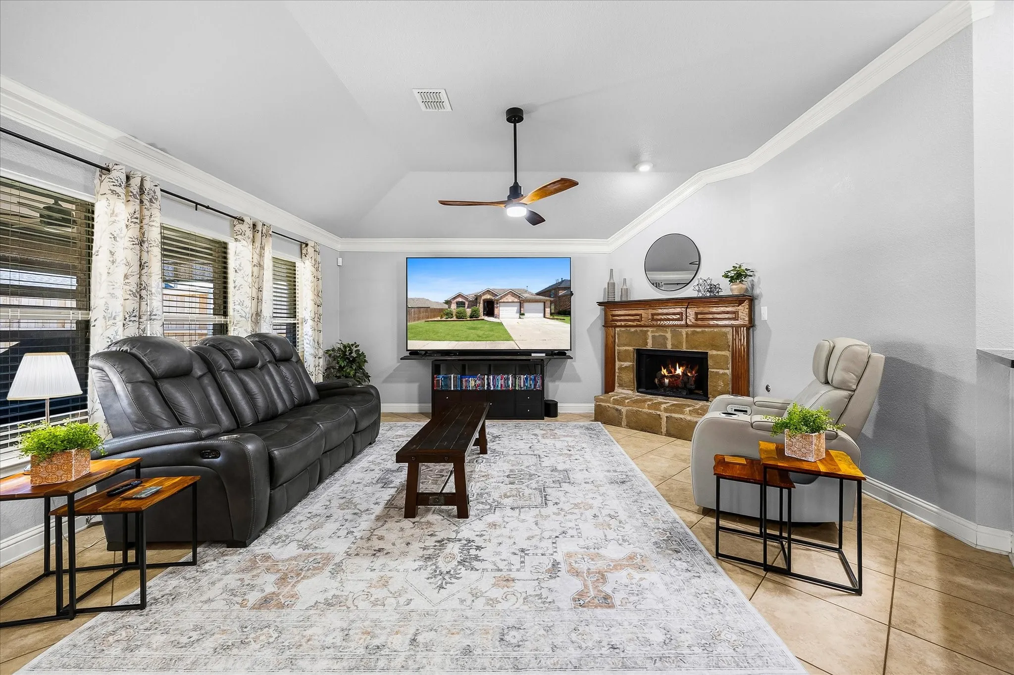 Single Family Residence For Sale in Rockwall County , 809 Cauble Drive, Fate, Texas 75087, 4 Bedroom, 3 Bathroom, 2 Garage spaces, 2,402 Sqft, built in 2005, mls#21358008, Real Estate Agent in Fate, Homes For Sale in Rockwall county, Homes For Sale in Fate, Realtor in Fate Texas, Real Estate Brokerage Independent Realty Texas, Luminita Cordes Realtor