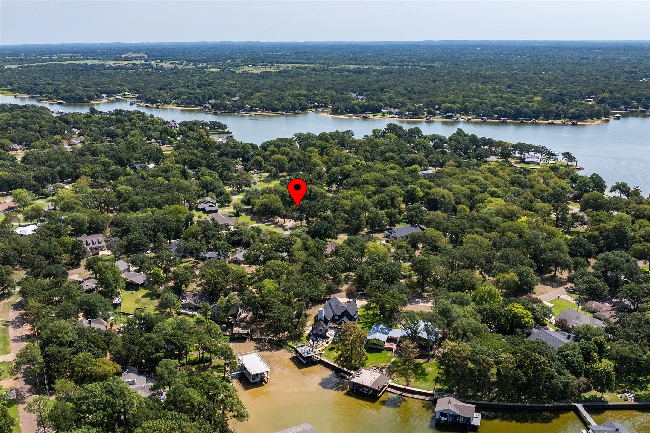Single Family Residence For Sale in Henderson County , 110 Meadowood Road, Enchanted Oaks, Texas 75156, 3 Bedroom, 2 Bathroom, 2 Garage spaces, 1,100 Sqft, built in 1973, mls#21357712, Real Estate Agent in Enchanted Oaks, Homes For Sale in Henderson county, Homes For Sale in Enchanted Oaks, Realtor in Enchanted Oaks Texas, Real Estate Brokerage Independent Realty Texas, Luminita Cordes Realtor