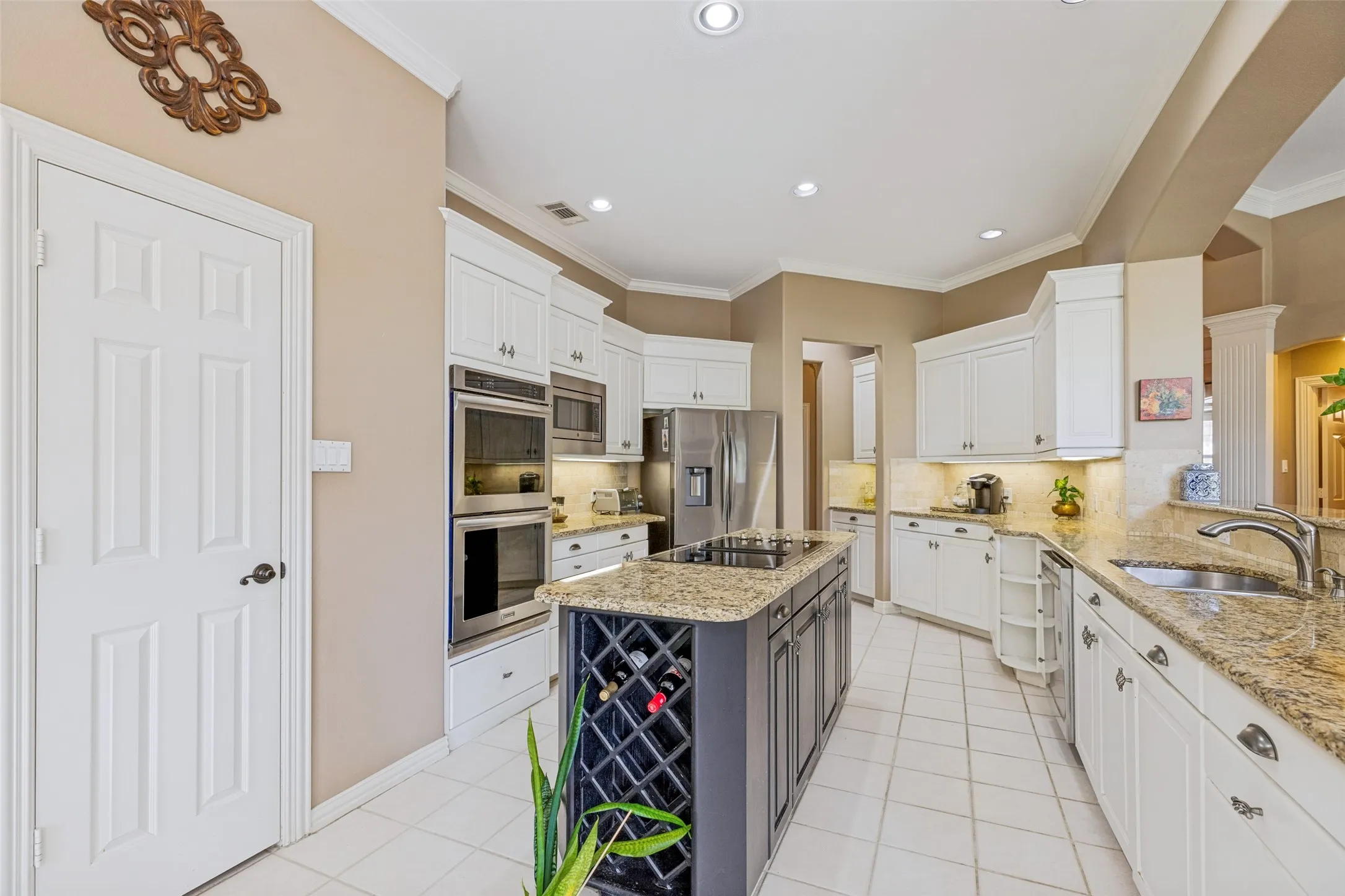 Single Family Residence For Sale in Collin County , 2617 Brookside Court, Mc Kinney, Texas 75072, 3 Bedroom, 3 Bathroom, 2 Garage spaces, 2,600 Sqft, built in 1995, mls#21359380, Real Estate Agent in Mc Kinney, Homes For Sale in Collin county, Homes For Sale in Mc Kinney, Realtor in Mc Kinney Texas, Real Estate Brokerage Independent Realty Texas, Luminita Cordes Realtor