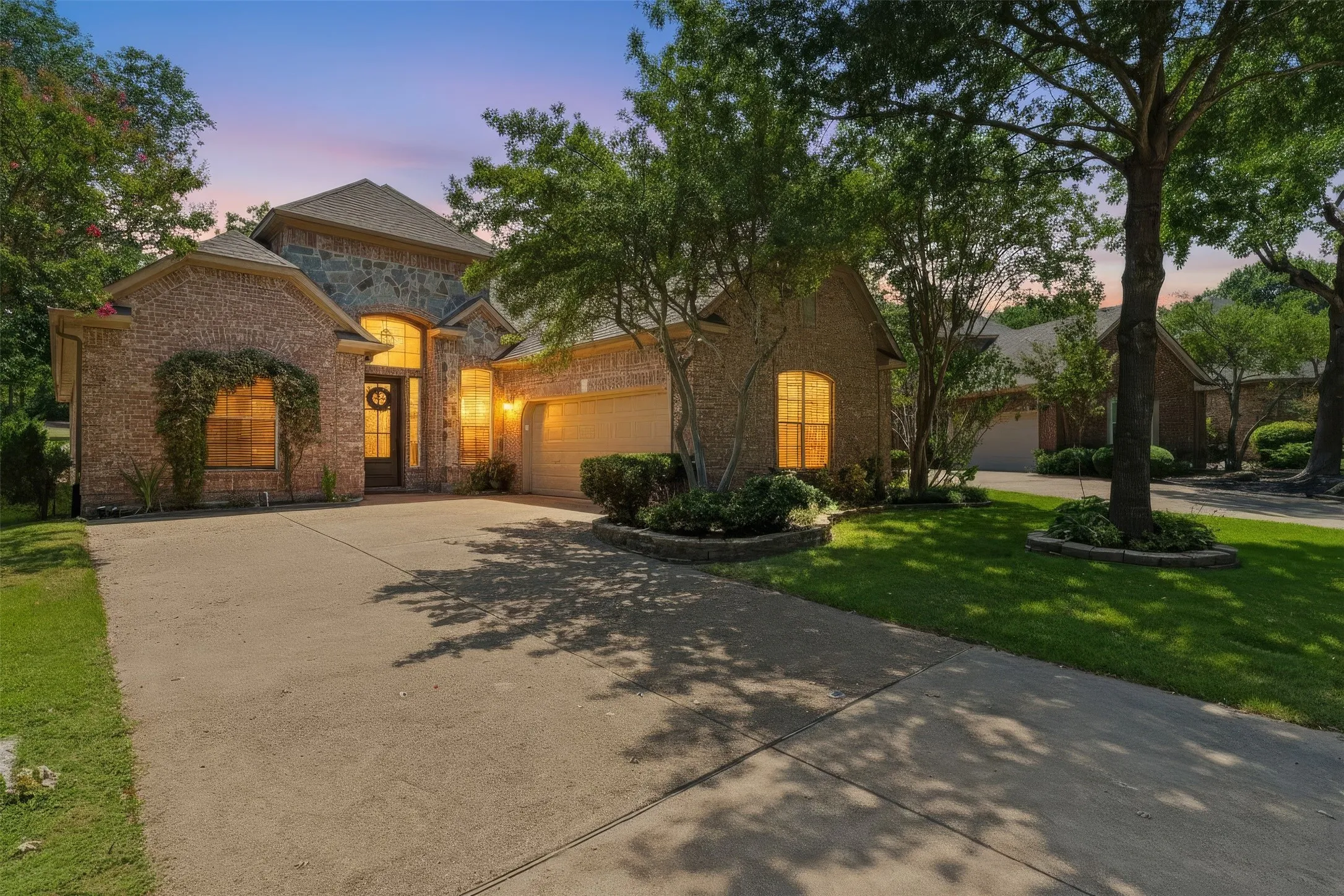 Single Family Residence For Sale in Collin County , 2617 Brookside Court, Mc Kinney, Texas 75072, 3 Bedroom, 3 Bathroom, 2 Garage spaces, 2,600 Sqft, built in 1995, mls#21359380, Real Estate Agent in Mc Kinney, Homes For Sale in Collin county, Homes For Sale in Mc Kinney, Realtor in Mc Kinney Texas, Real Estate Brokerage Independent Realty Texas, Luminita Cordes Realtor