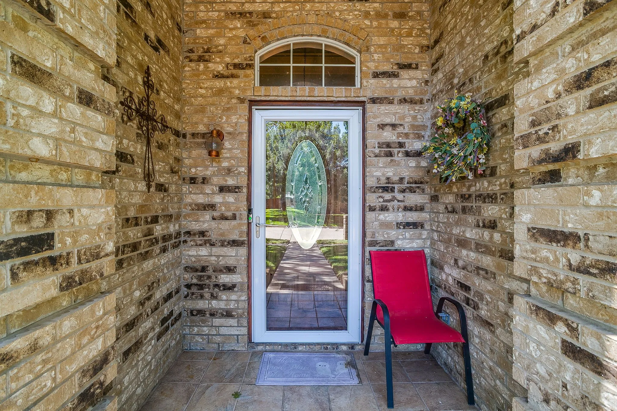 Single Family Residence For Sale in Tarrant County , 412 Inland Circle, Azle, Texas 76020, 3 Bedroom, 2 Bathroom, 2 Garage spaces, 1,950 Sqft, built in 1988, mls#21356794, Real Estate Agent in Azle, Homes For Sale in Tarrant county, Homes For Sale in Azle, Realtor in Azle Texas, Real Estate Brokerage Independent Realty Texas, Luminita Cordes Realtor