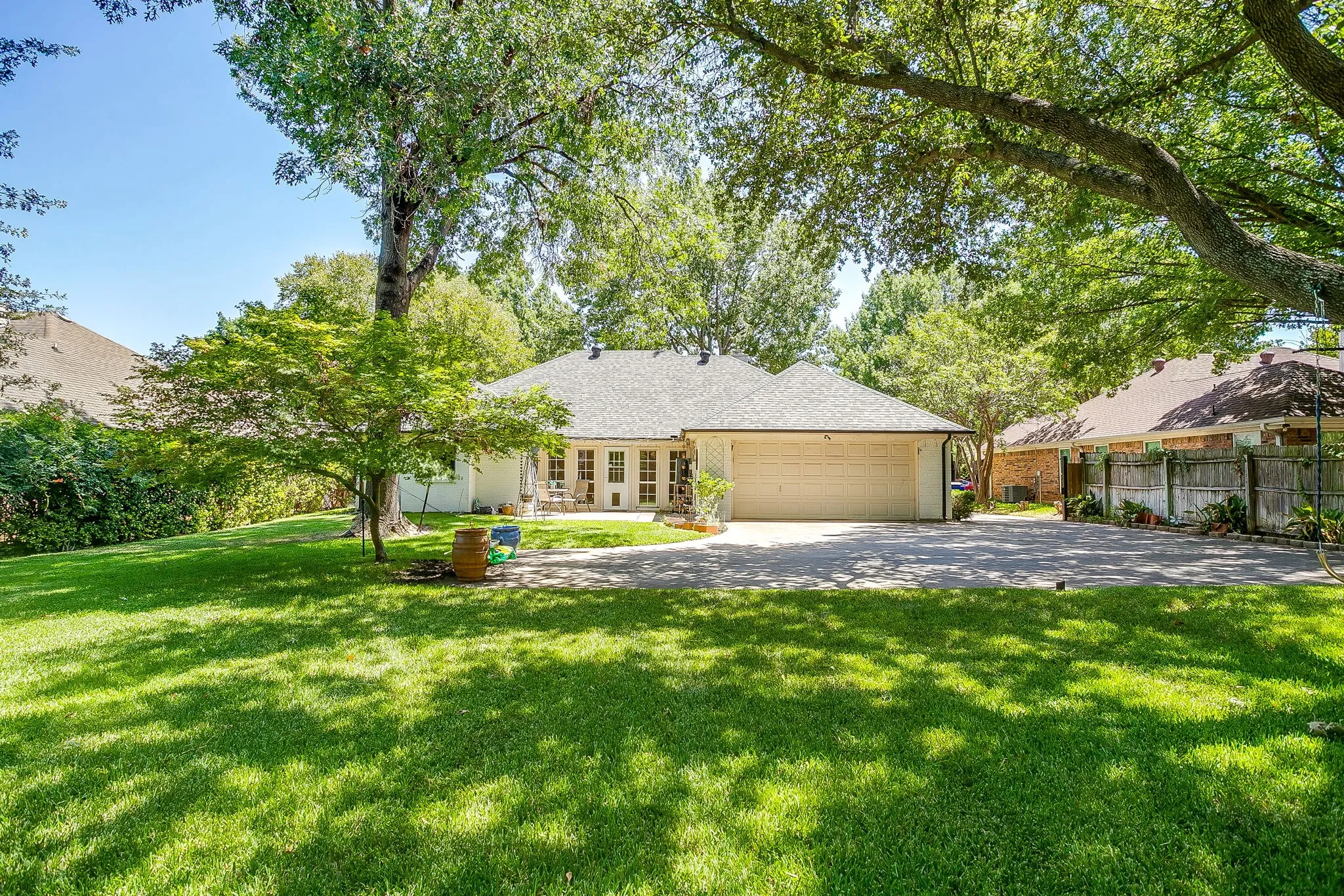 Single Family Residence For Sale in Tarrant County , 412 Inland Circle, Azle, Texas 76020, 3 Bedroom, 2 Bathroom, 2 Garage spaces, 1,950 Sqft, built in 1988, mls#21356794, Real Estate Agent in Azle, Homes For Sale in Tarrant county, Homes For Sale in Azle, Realtor in Azle Texas, Real Estate Brokerage Independent Realty Texas, Luminita Cordes Realtor