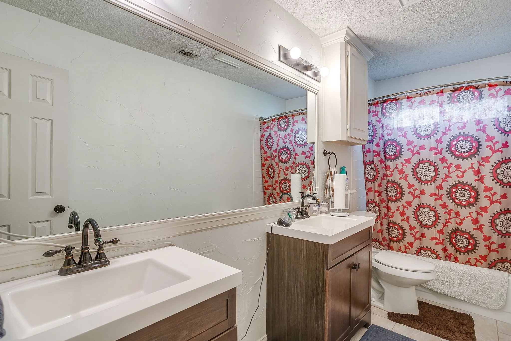 Single Family Residence For Sale in Tarrant County , 412 Inland Circle, Azle, Texas 76020, 3 Bedroom, 2 Bathroom, 2 Garage spaces, 1,950 Sqft, built in 1988, mls#21356794, Real Estate Agent in Azle, Homes For Sale in Tarrant county, Homes For Sale in Azle, Realtor in Azle Texas, Real Estate Brokerage Independent Realty Texas, Luminita Cordes Realtor