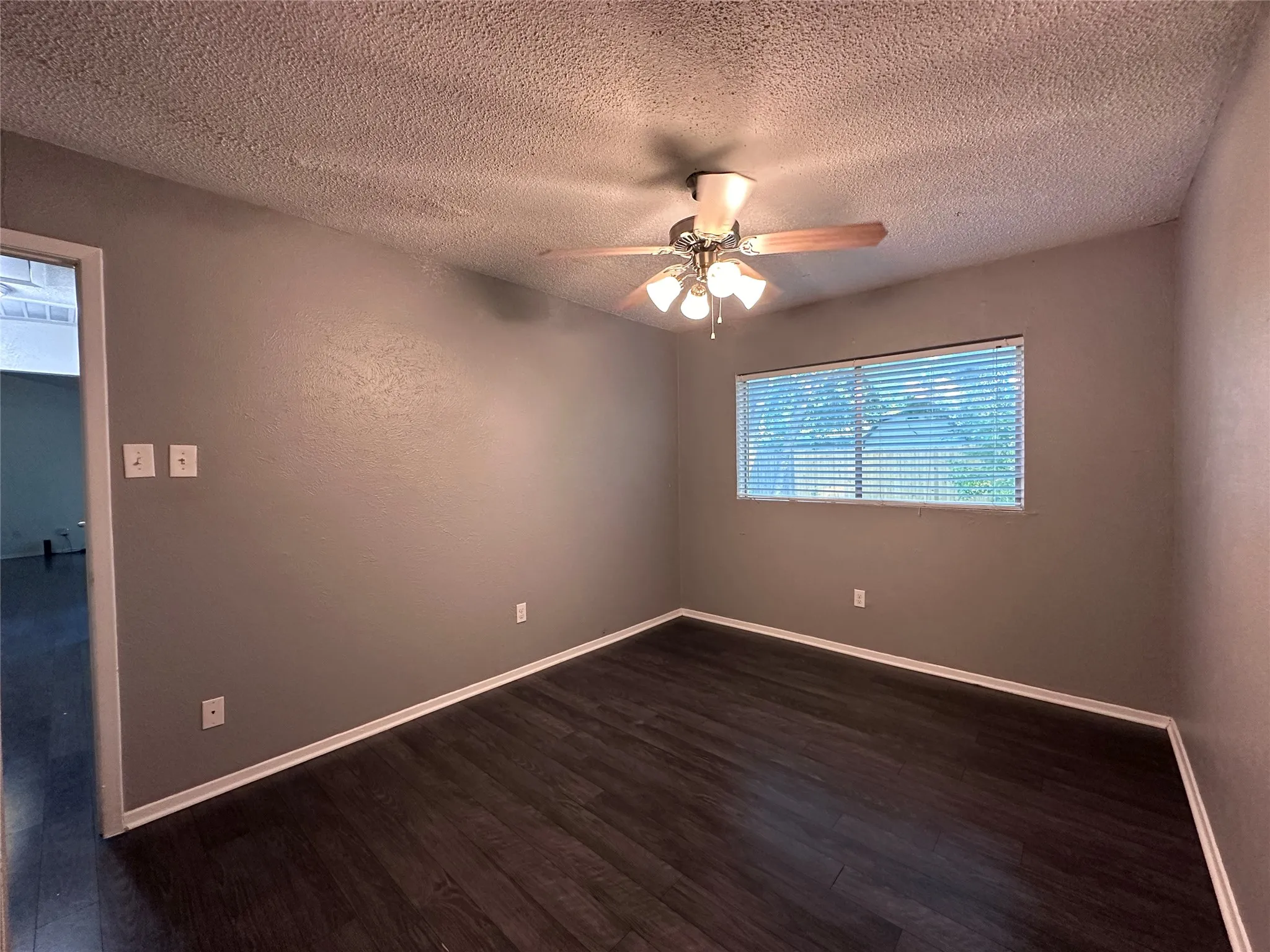 Single Family Residence For Sale in Tarrant County , 4620 China Rose Drive, Fort Worth, Texas 76137, 3 Bedroom, 2 Bathroom, 2 Garage spaces, 1,266 Sqft, built in 1982, mls#21359034, Real Estate Agent in Fort Worth, Homes For Sale in Tarrant county, Homes For Sale in Fort Worth, Realtor in Fort Worth Texas, Real Estate Brokerage Independent Realty Texas, Luminita Cordes Realtor