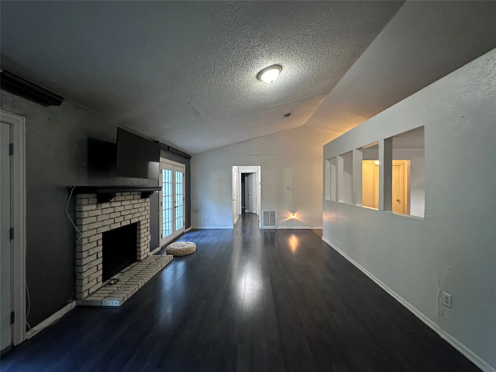 Single Family Residence For Sale in Tarrant County , 4620 China Rose Drive, Fort Worth, Texas 76137, 3 Bedroom, 2 Bathroom, 2 Garage spaces, 1,266 Sqft, built in 1982, mls#21359034, Real Estate Agent in Fort Worth, Homes For Sale in Tarrant county, Homes For Sale in Fort Worth, Realtor in Fort Worth Texas, Real Estate Brokerage Independent Realty Texas, Luminita Cordes Realtor