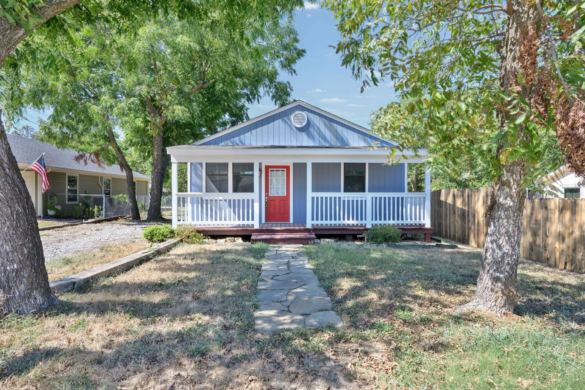 Single Family Residence For Sale in Parker County , 1210 Elmira Street, Weatherford, Texas 76086, 3 Bedroom, 1 Bathroom, Garage spaces, 1,166 Sqft, built in 1960, mls#21359407, Real Estate Agent in Weatherford, Homes For Sale in Parker county, Homes For Sale in Weatherford, Realtor in Weatherford Texas, Real Estate Brokerage Independent Realty Texas, Luminita Cordes Realtor
