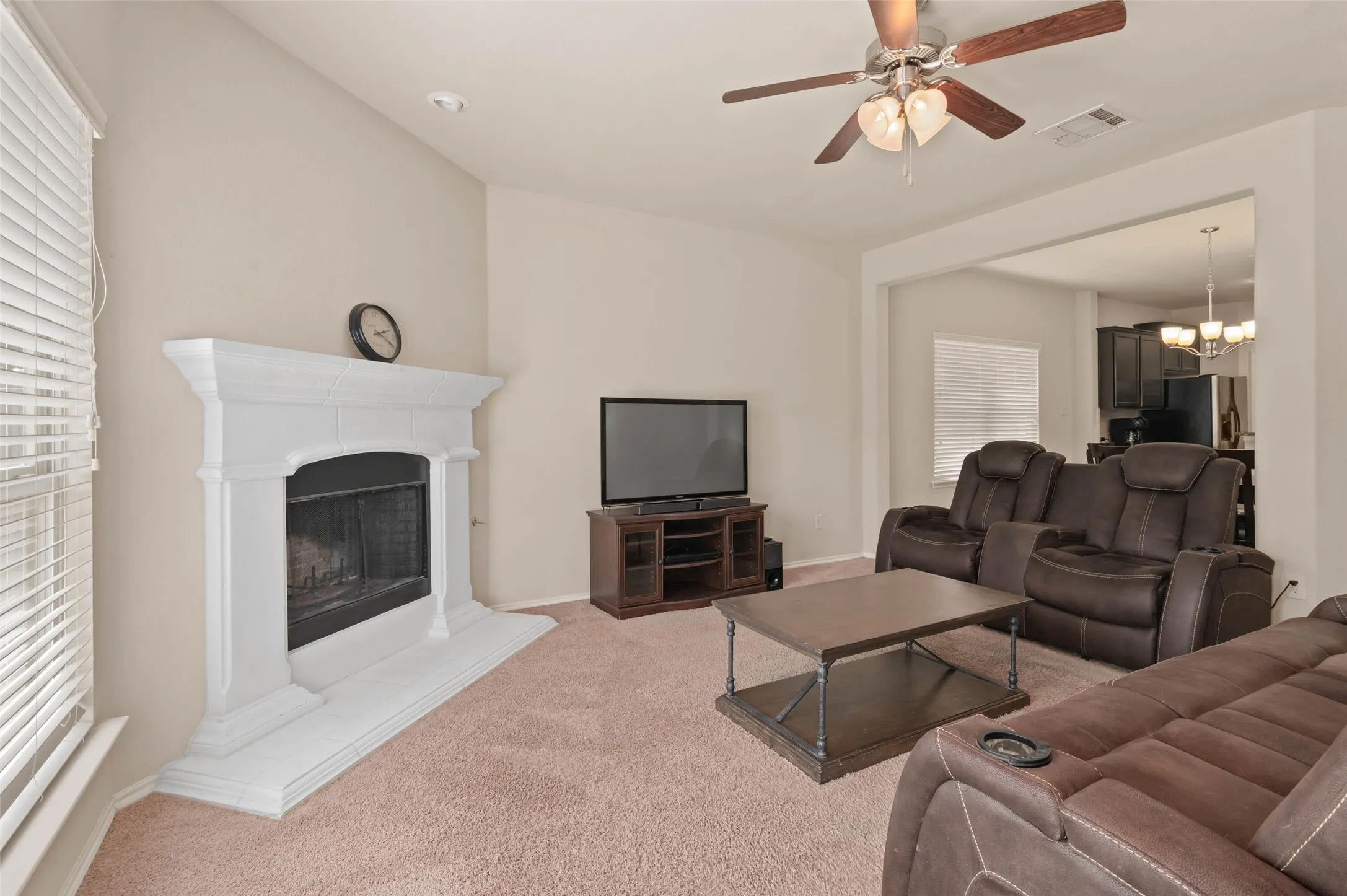 Single Family Residence For Sale in Collin County , 9813 Cottontail Lane, Mc Kinney, Texas 75071, 3 Bedroom, 3 Bathroom, 2 Garage spaces, 2,213 Sqft, built in 2015, mls#21352286, Real Estate Agent in Mc Kinney, Homes For Sale in Collin county, Homes For Sale in Mc Kinney, Realtor in Mc Kinney Texas, Real Estate Brokerage Independent Realty Texas, Luminita Cordes Realtor
