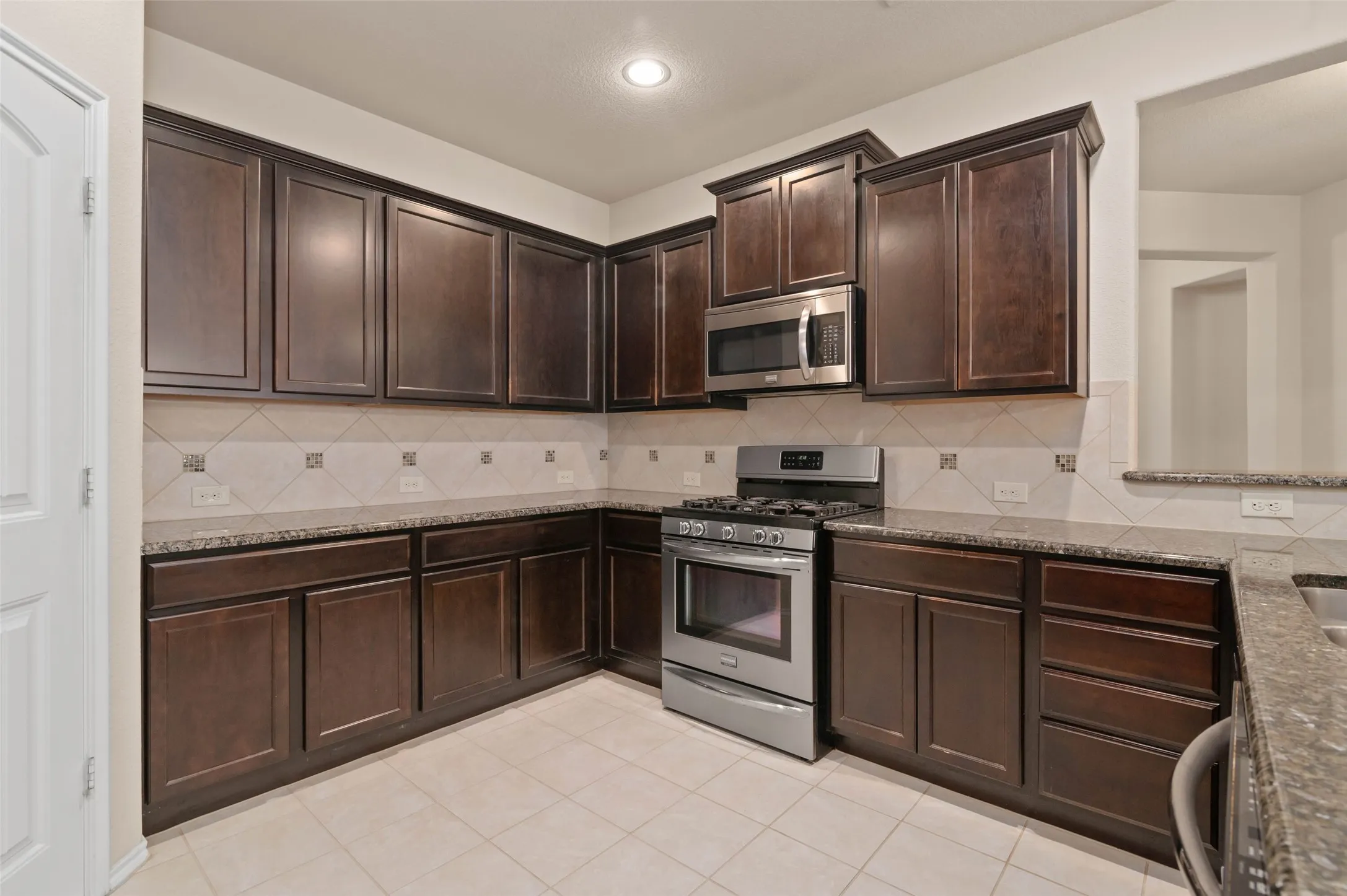 Single Family Residence For Sale in Collin County , 9813 Cottontail Lane, Mc Kinney, Texas 75071, 3 Bedroom, 3 Bathroom, 2 Garage spaces, 2,213 Sqft, built in 2015, mls#21352286, Real Estate Agent in Mc Kinney, Homes For Sale in Collin county, Homes For Sale in Mc Kinney, Realtor in Mc Kinney Texas, Real Estate Brokerage Independent Realty Texas, Luminita Cordes Realtor