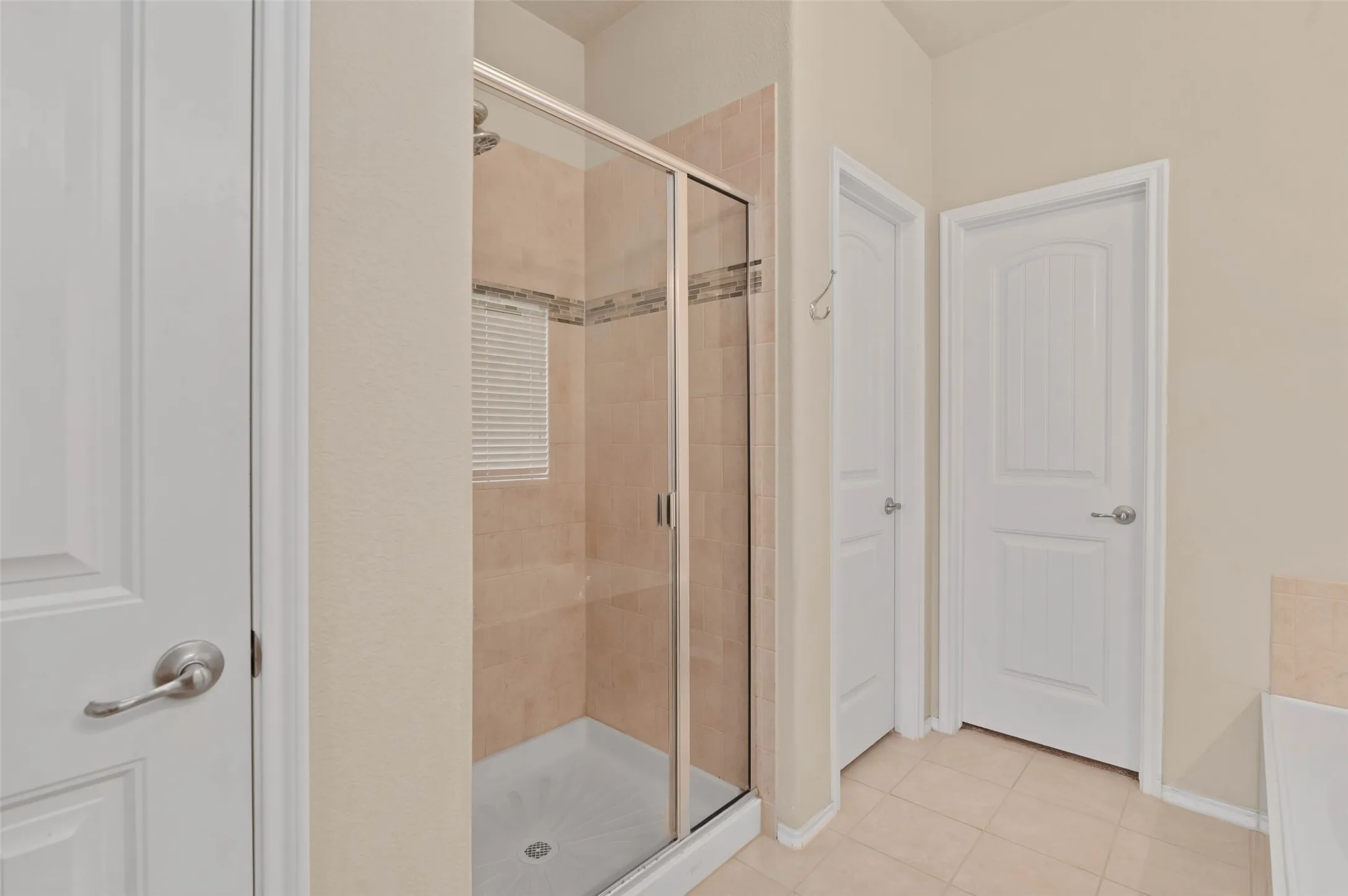 Single Family Residence For Sale in Collin County , 9813 Cottontail Lane, Mc Kinney, Texas 75071, 3 Bedroom, 3 Bathroom, 2 Garage spaces, 2,213 Sqft, built in 2015, mls#21352286, Real Estate Agent in Mc Kinney, Homes For Sale in Collin county, Homes For Sale in Mc Kinney, Realtor in Mc Kinney Texas, Real Estate Brokerage Independent Realty Texas, Luminita Cordes Realtor