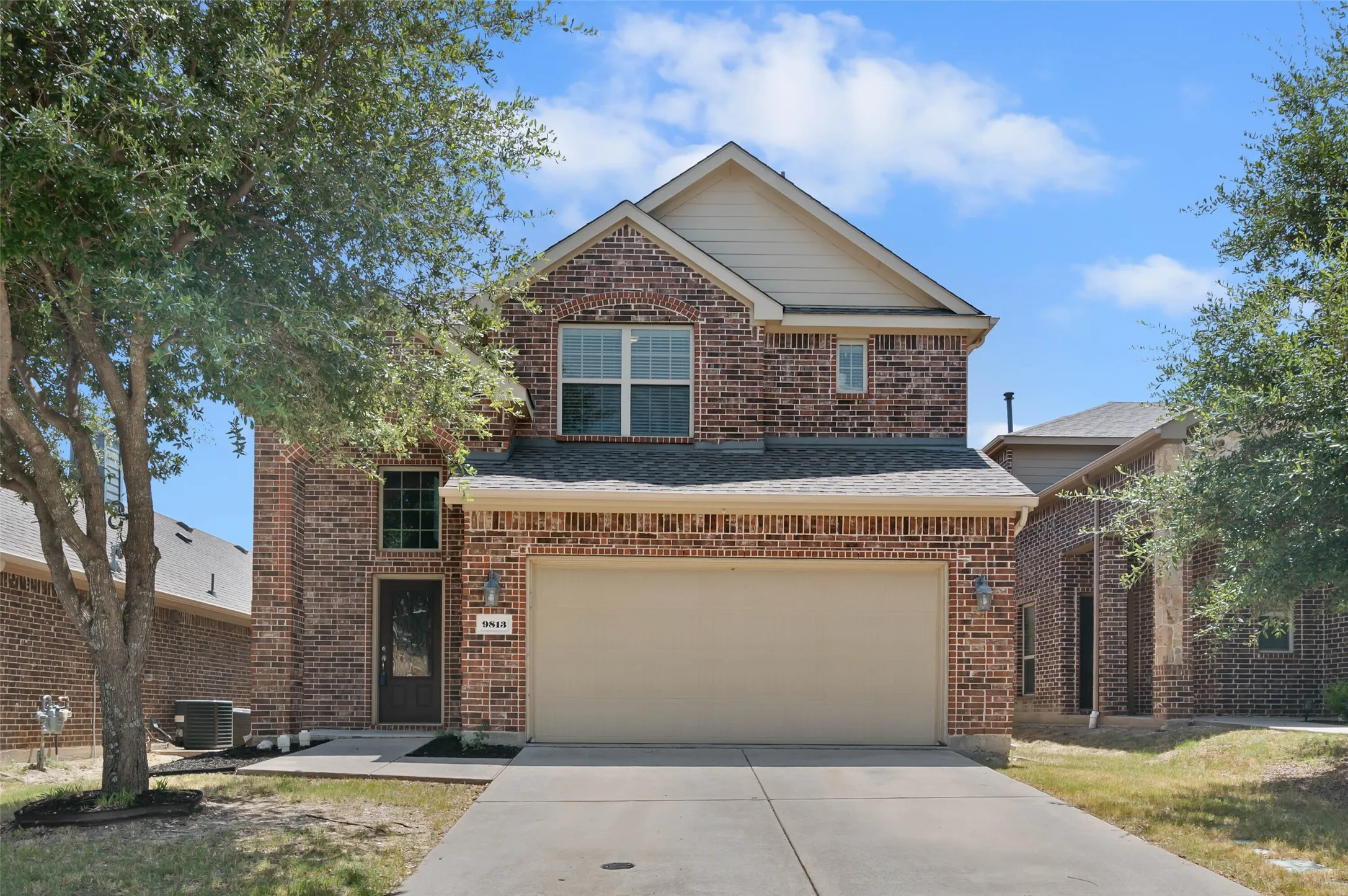 Single Family Residence For Sale in Collin County , 9813 Cottontail Lane, Mc Kinney, Texas 75071, 3 Bedroom, 3 Bathroom, 2 Garage spaces, 2,213 Sqft, built in 2015, mls#21352286, Real Estate Agent in Mc Kinney, Homes For Sale in Collin county, Homes For Sale in Mc Kinney, Realtor in Mc Kinney Texas, Real Estate Brokerage Independent Realty Texas, Luminita Cordes Realtor