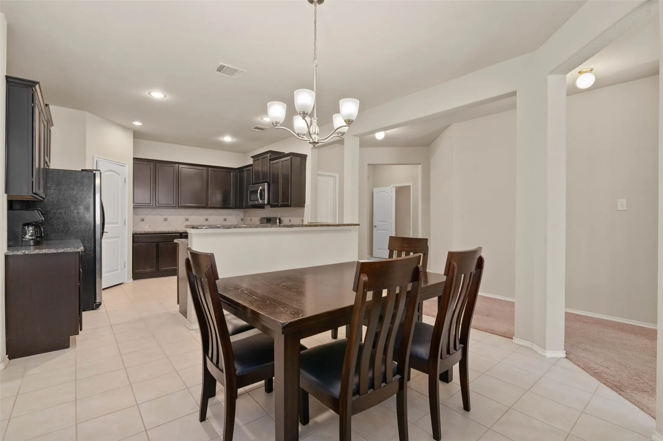Single Family Residence For Sale in Collin County , 9813 Cottontail Lane, Mc Kinney, Texas 75071, 3 Bedroom, 3 Bathroom, 2 Garage spaces, 2,213 Sqft, built in 2015, mls#21352286, Real Estate Agent in Mc Kinney, Homes For Sale in Collin county, Homes For Sale in Mc Kinney, Realtor in Mc Kinney Texas, Real Estate Brokerage Independent Realty Texas, Luminita Cordes Realtor