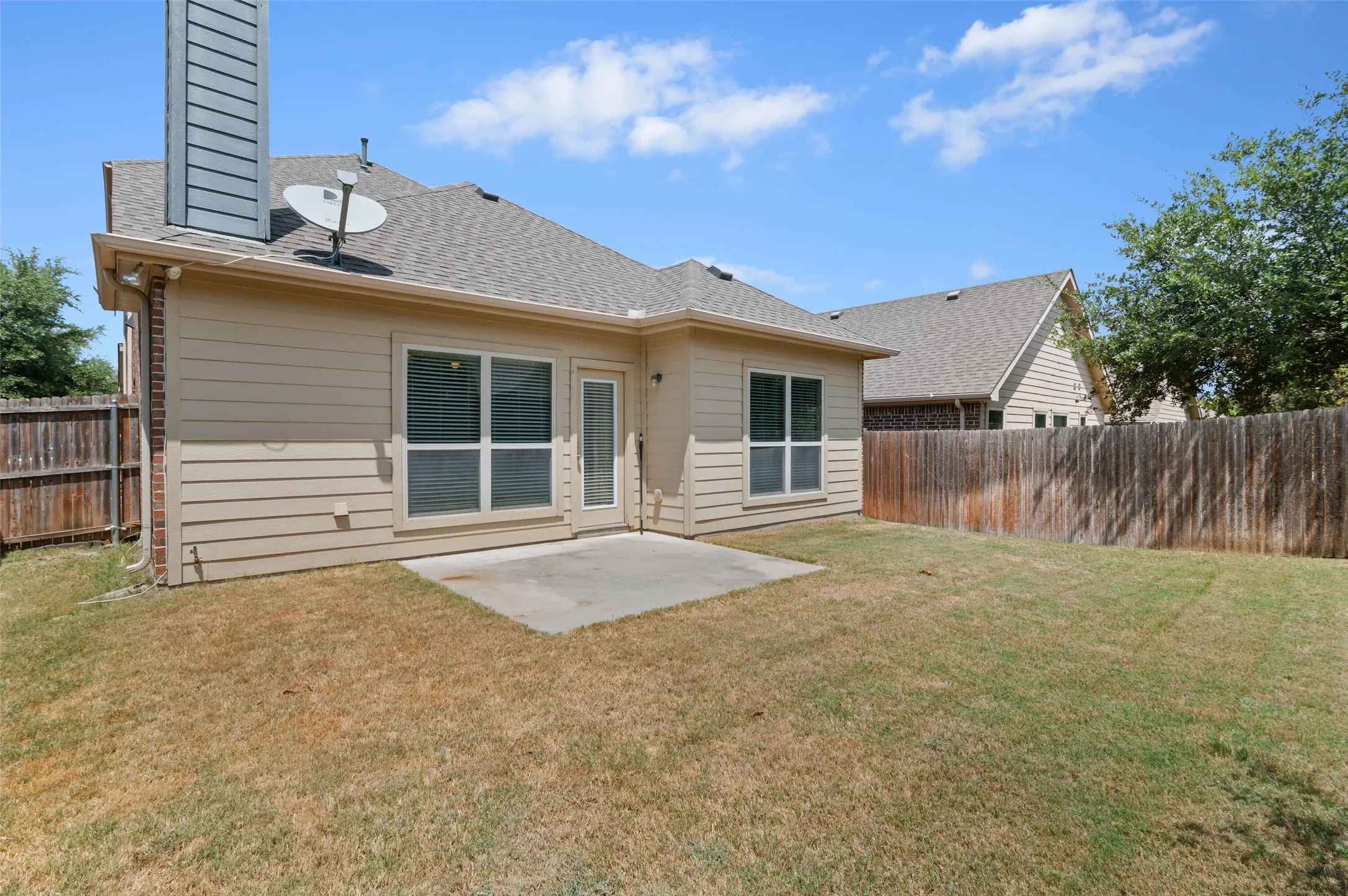Single Family Residence For Sale in Collin County , 9813 Cottontail Lane, Mc Kinney, Texas 75071, 3 Bedroom, 3 Bathroom, 2 Garage spaces, 2,213 Sqft, built in 2015, mls#21352286, Real Estate Agent in Mc Kinney, Homes For Sale in Collin county, Homes For Sale in Mc Kinney, Realtor in Mc Kinney Texas, Real Estate Brokerage Independent Realty Texas, Luminita Cordes Realtor