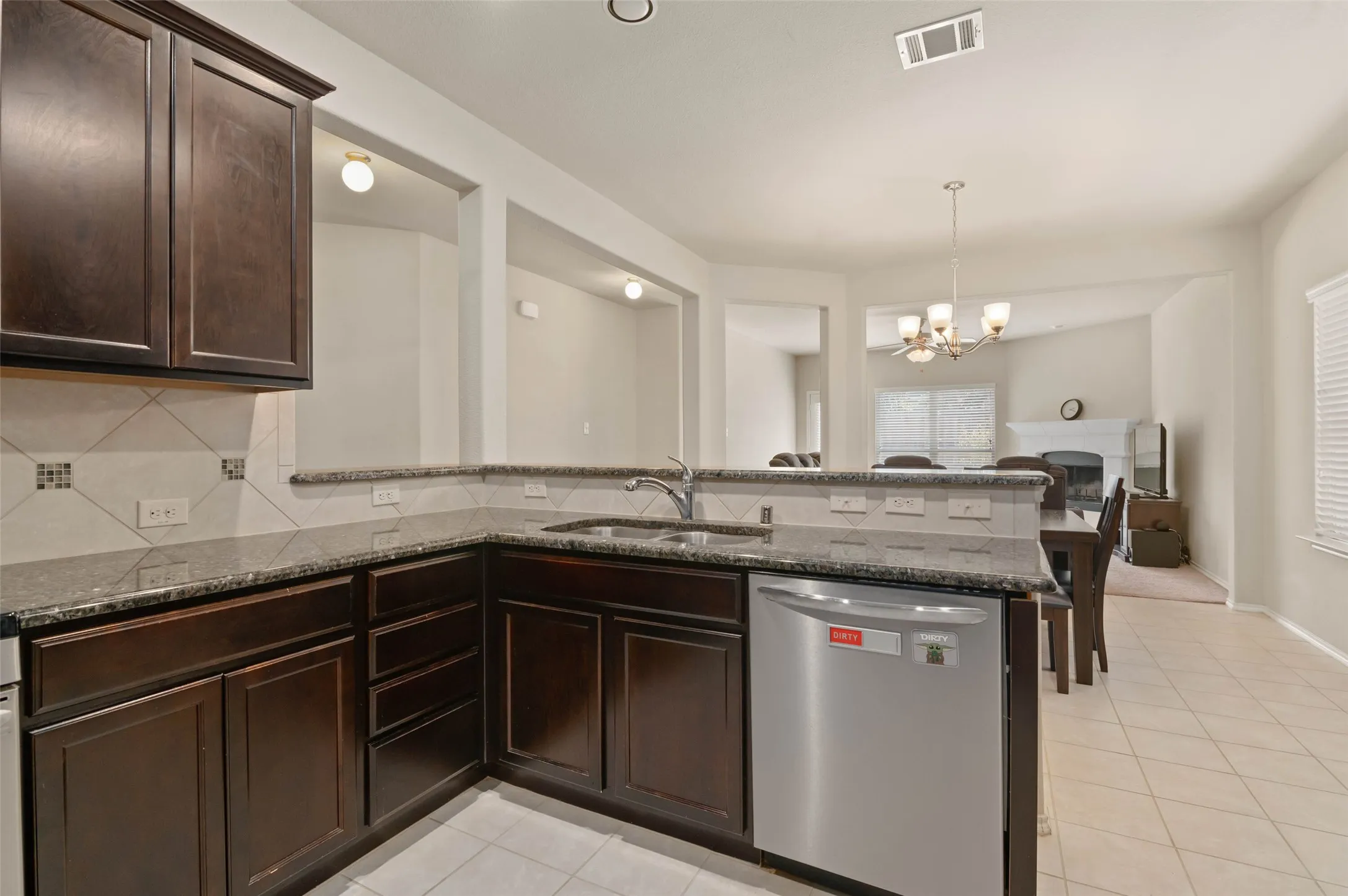 Breakfast bar in Kitchen