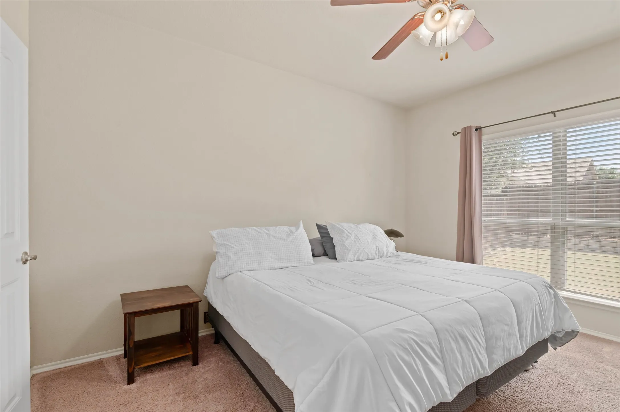 Single Family Residence For Sale in Collin County , 9813 Cottontail Lane, Mc Kinney, Texas 75071, 3 Bedroom, 3 Bathroom, 2 Garage spaces, 2,213 Sqft, built in 2015, mls#21352286, Real Estate Agent in Mc Kinney, Homes For Sale in Collin county, Homes For Sale in Mc Kinney, Realtor in Mc Kinney Texas, Real Estate Brokerage Independent Realty Texas, Luminita Cordes Realtor