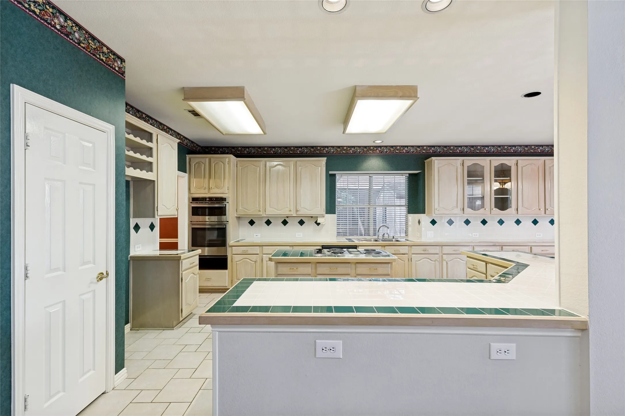 Single Family Residence For Sale in Dallas County , 122 Ridgewood Drive, Coppell, Texas 75019, 5 Bedroom, 4 Bathroom, 2 Garage spaces, 3,844 Sqft, built in 1995, mls#21357726, Real Estate Agent in Coppell, Homes For Sale in Dallas county, Homes For Sale in Coppell, Realtor in Coppell Texas, Real Estate Brokerage Independent Realty Texas, Luminita Cordes Realtor