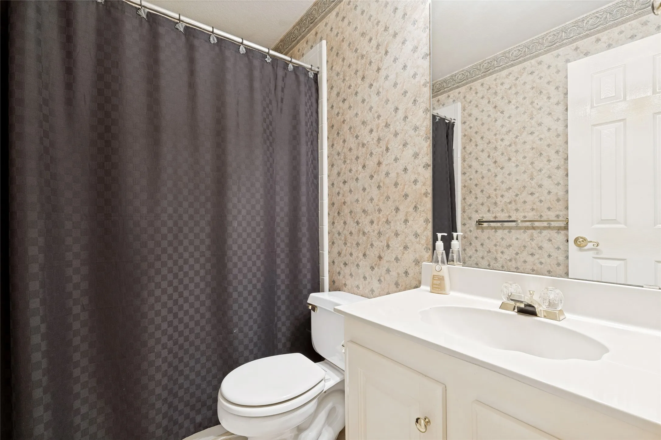 Single Family Residence For Sale in Dallas County , 122 Ridgewood Drive, Coppell, Texas 75019, 5 Bedroom, 4 Bathroom, 2 Garage spaces, 3,844 Sqft, built in 1995, mls#21357726, Real Estate Agent in Coppell, Homes For Sale in Dallas county, Homes For Sale in Coppell, Realtor in Coppell Texas, Real Estate Brokerage Independent Realty Texas, Luminita Cordes Realtor