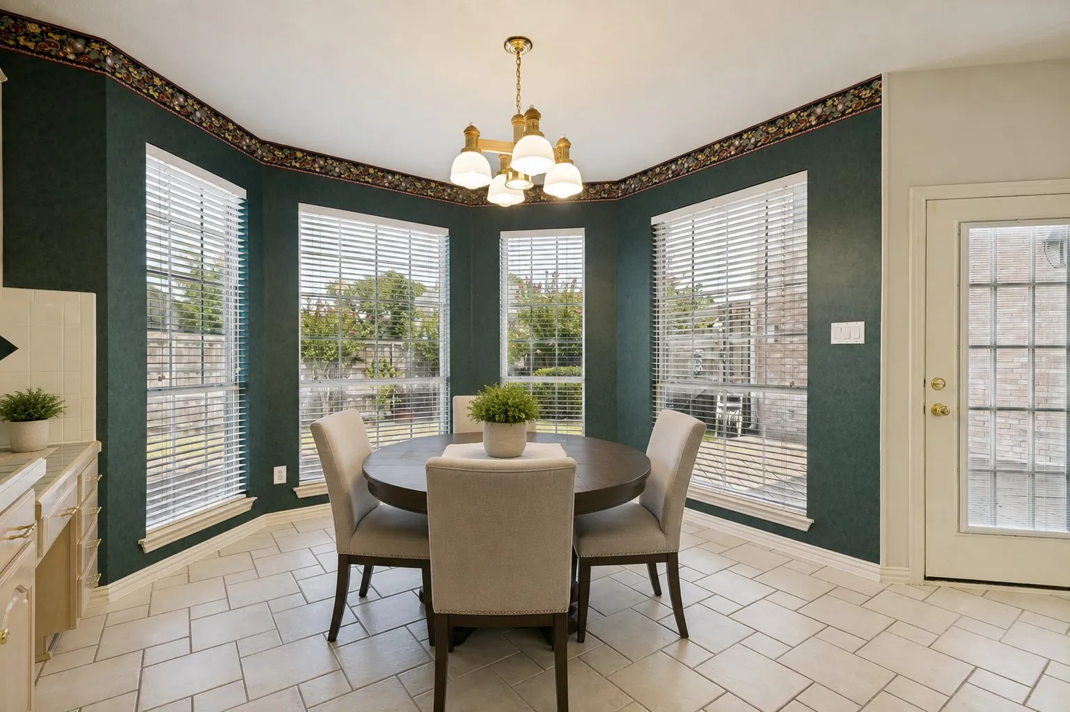 Single Family Residence For Sale in Dallas County , 122 Ridgewood Drive, Coppell, Texas 75019, 5 Bedroom, 4 Bathroom, 2 Garage spaces, 3,844 Sqft, built in 1995, mls#21357726, Real Estate Agent in Coppell, Homes For Sale in Dallas county, Homes For Sale in Coppell, Realtor in Coppell Texas, Real Estate Brokerage Independent Realty Texas, Luminita Cordes Realtor