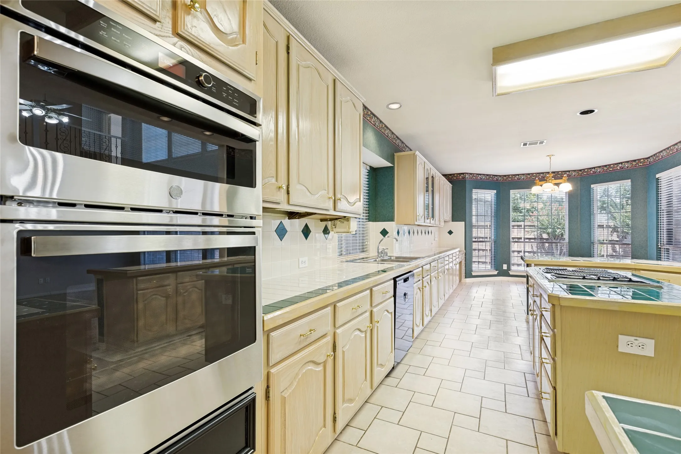 Single Family Residence For Sale in Dallas County , 122 Ridgewood Drive, Coppell, Texas 75019, 5 Bedroom, 4 Bathroom, 2 Garage spaces, 3,844 Sqft, built in 1995, mls#21357726, Real Estate Agent in Coppell, Homes For Sale in Dallas county, Homes For Sale in Coppell, Realtor in Coppell Texas, Real Estate Brokerage Independent Realty Texas, Luminita Cordes Realtor