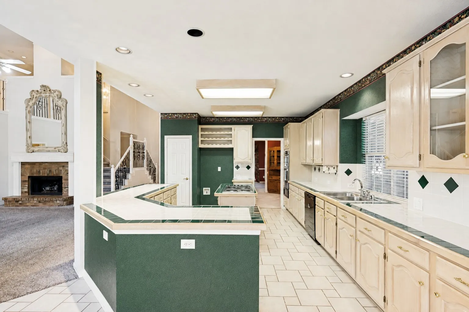 Single Family Residence For Sale in Dallas County , 122 Ridgewood Drive, Coppell, Texas 75019, 5 Bedroom, 4 Bathroom, 2 Garage spaces, 3,844 Sqft, built in 1995, mls#21357726, Real Estate Agent in Coppell, Homes For Sale in Dallas county, Homes For Sale in Coppell, Realtor in Coppell Texas, Real Estate Brokerage Independent Realty Texas, Luminita Cordes Realtor