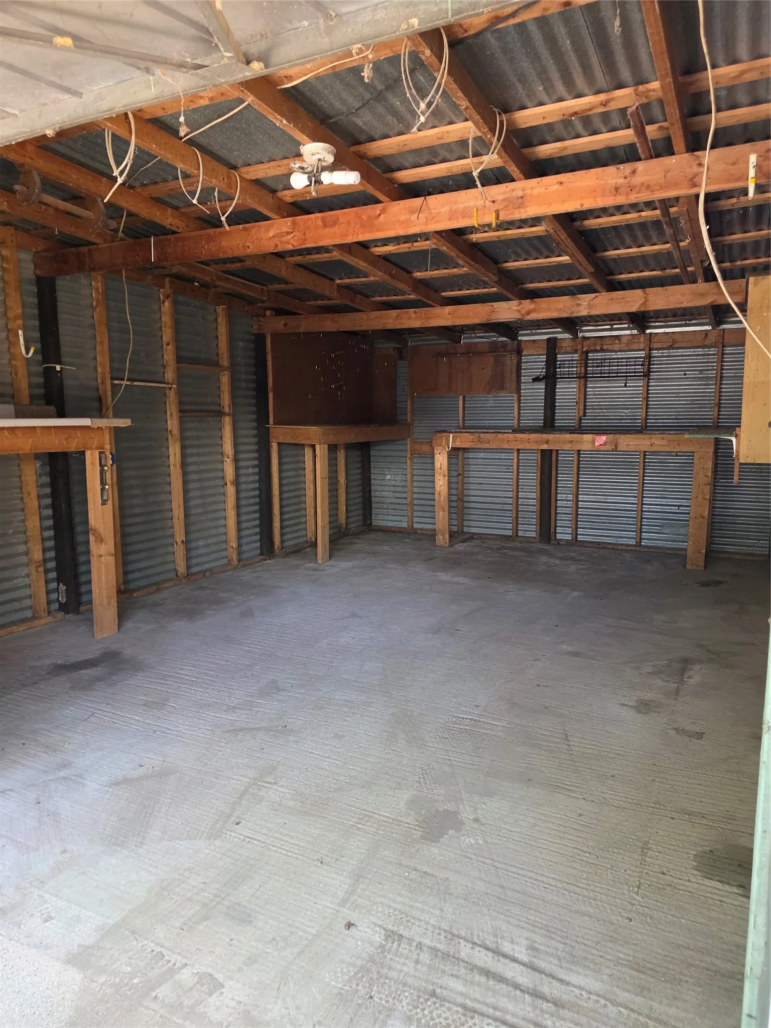Single Family Residence For Sale in Hill County , 135 Giant Cedar Drive, Whitney, Texas 76692, 1 Bedroom, 1 Bathroom, Garage spaces, 1,608 Sqft, built in 0, mls#21357725, Real Estate Agent in Whitney, Homes For Sale in Hill county, Homes For Sale in Whitney, Realtor in Whitney Texas, Real Estate Brokerage Independent Realty Texas, Luminita Cordes Realtor