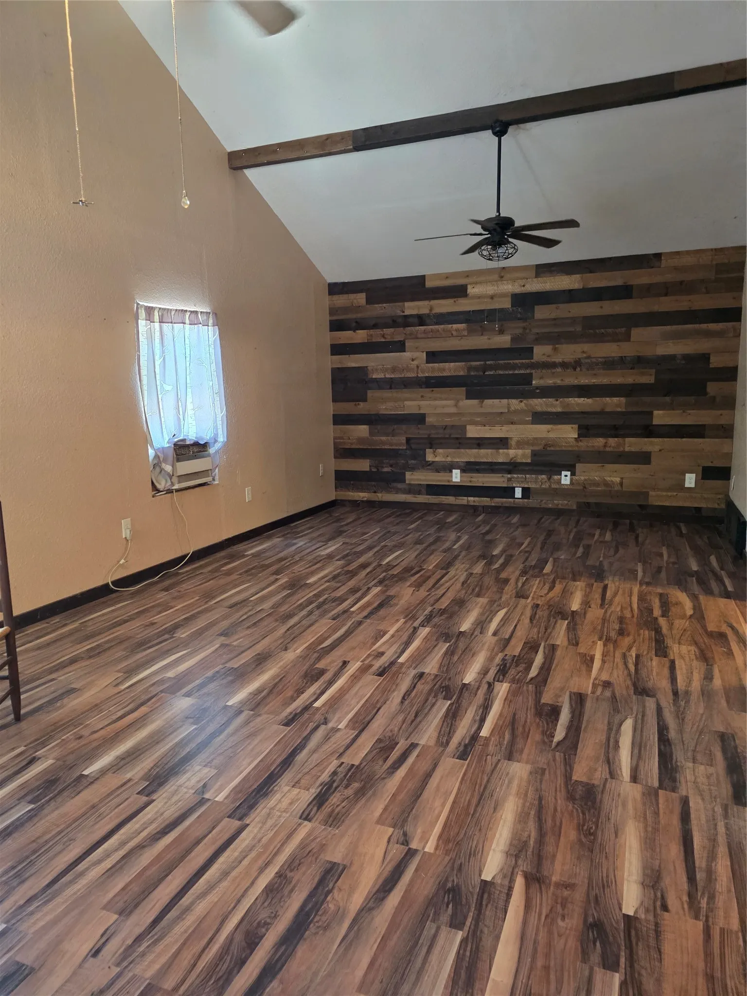 Single Family Residence For Sale in Hill County , 135 Giant Cedar Drive, Whitney, Texas 76692, 1 Bedroom, 1 Bathroom, Garage spaces, 1,608 Sqft, built in 0, mls#21357725, Real Estate Agent in Whitney, Homes For Sale in Hill county, Homes For Sale in Whitney, Realtor in Whitney Texas, Real Estate Brokerage Independent Realty Texas, Luminita Cordes Realtor