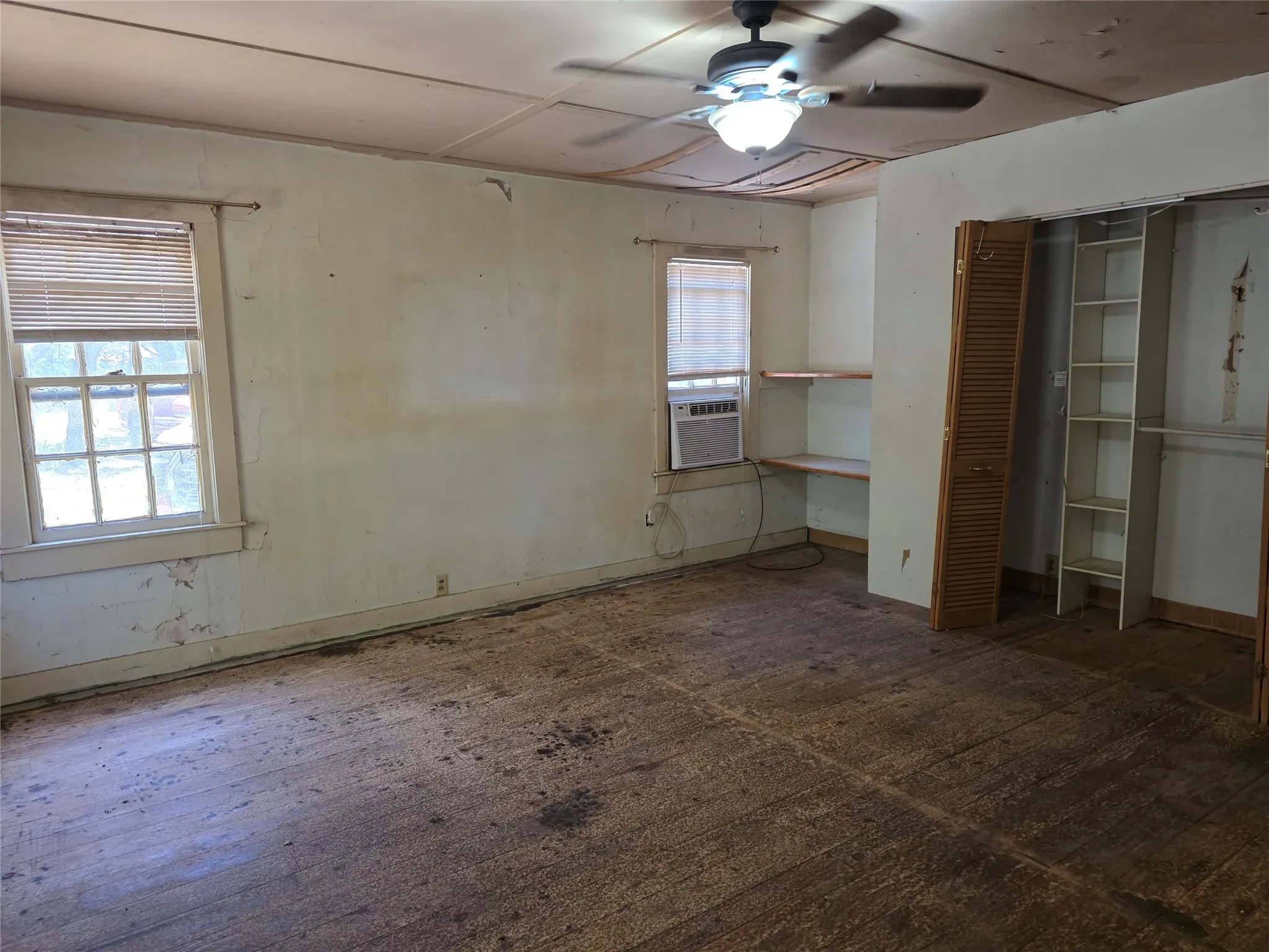 Single Family Residence For Sale in Hill County , 135 Giant Cedar Drive, Whitney, Texas 76692, 1 Bedroom, 1 Bathroom, Garage spaces, 1,608 Sqft, built in 0, mls#21357725, Real Estate Agent in Whitney, Homes For Sale in Hill county, Homes For Sale in Whitney, Realtor in Whitney Texas, Real Estate Brokerage Independent Realty Texas, Luminita Cordes Realtor