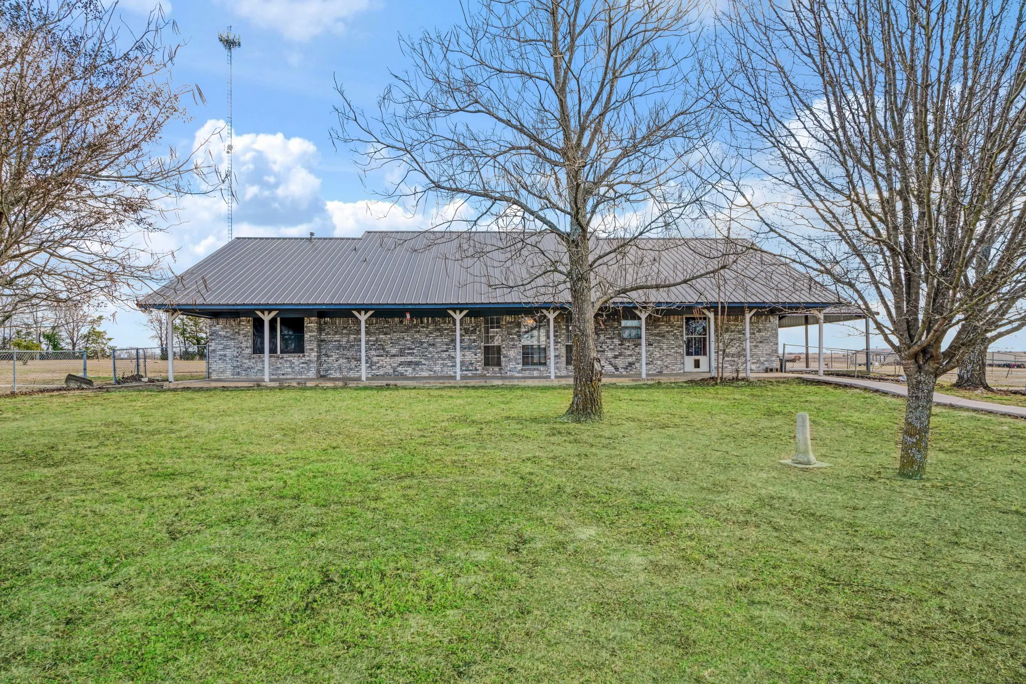 Single Family Residence For Sale in Lamar County , 3754 County Road 11300, Paris, Texas 75462, 3 Bedroom, 2 Bathroom, Garage spaces, 2,042 Sqft, built in 0, Price $344,900, mls#21359409, Real Estate Agent in Paris, Homes For Sale in Lamar county, Homes For Sale in Paris, Realtor in Paris Texas, Real Estate Brokerage Independent Realty Texas, Luminita Cordes Realtor