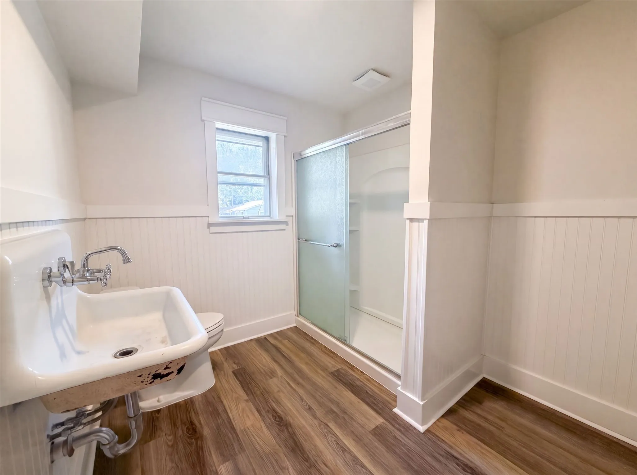Single Family Residence For Sale in Collin County , 808 Griffin Street, Mc Kinney, Texas 75069, 3 Bedroom, 2 Bathroom, 1 Garage spaces, 1,807 Sqft, built in 1966, mls#21359411, Real Estate Agent in Mc Kinney, Homes For Sale in Collin county, Homes For Sale in Mc Kinney, Realtor in Mc Kinney Texas, Real Estate Brokerage Independent Realty Texas, Luminita Cordes Realtor