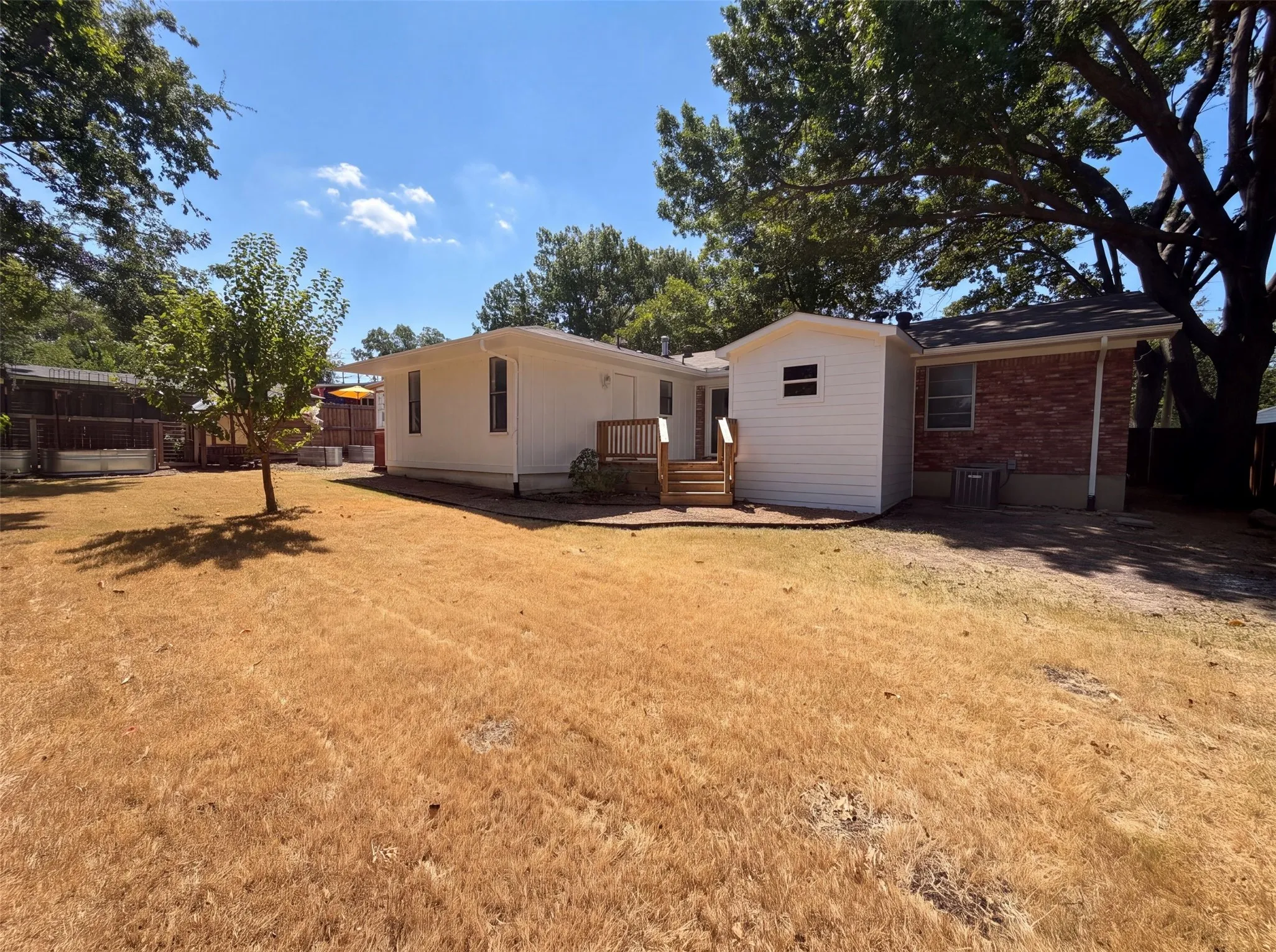 Single Family Residence For Sale in Collin County , 808 Griffin Street, Mc Kinney, Texas 75069, 3 Bedroom, 2 Bathroom, 1 Garage spaces, 1,807 Sqft, built in 1966, mls#21359411, Real Estate Agent in Mc Kinney, Homes For Sale in Collin county, Homes For Sale in Mc Kinney, Realtor in Mc Kinney Texas, Real Estate Brokerage Independent Realty Texas, Luminita Cordes Realtor