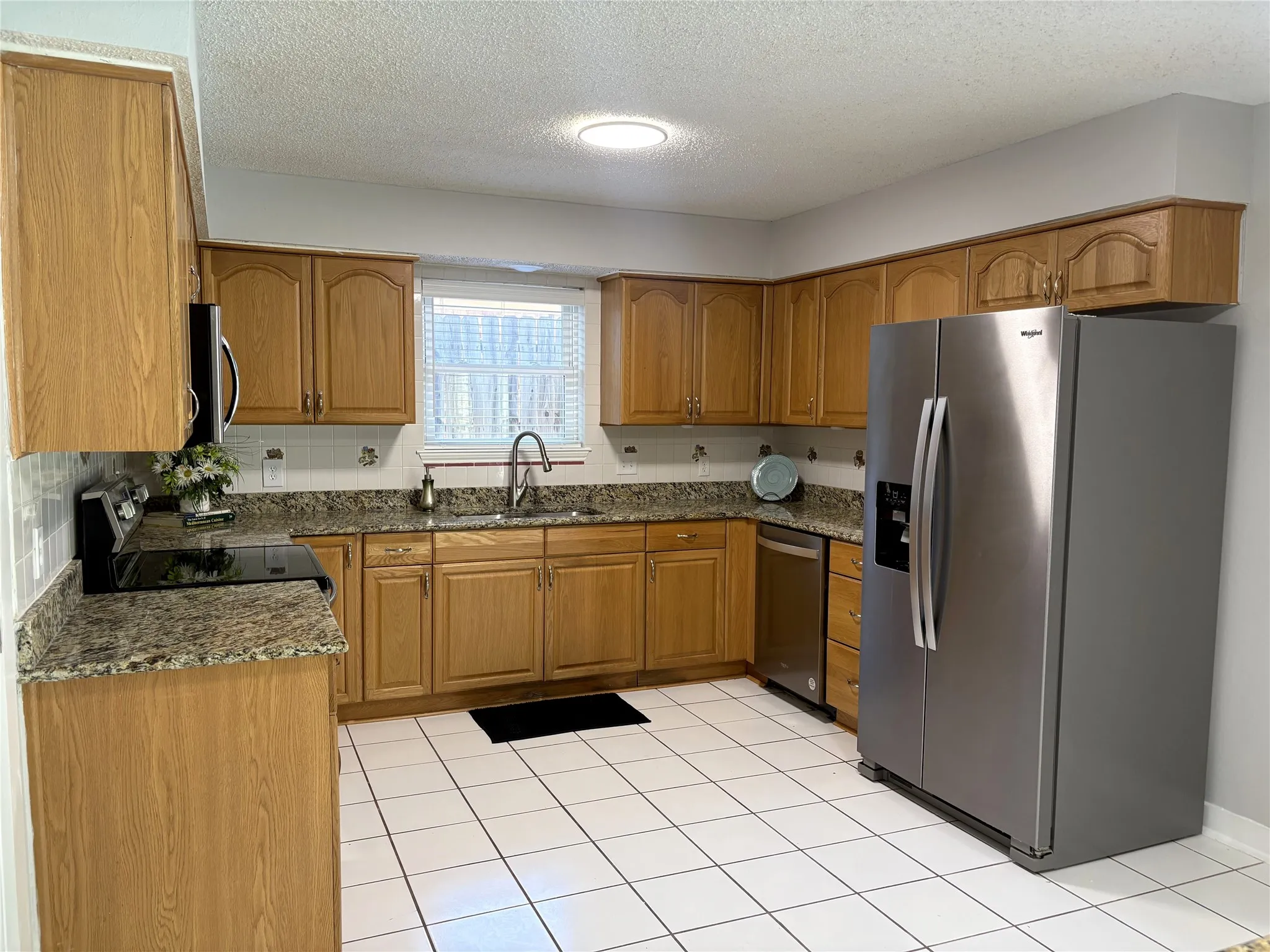 Single Family Residence For Sale in Tarrant County , 4105 Gentle Springs Drive, Arlington, Texas 76001, 3 Bedroom, 2 Bathroom, 2 Garage spaces, 1,395 Sqft, built in 1984, mls#21358890, Real Estate Agent in Arlington, Homes For Sale in Tarrant county, Homes For Sale in Arlington, Realtor in Arlington Texas, Real Estate Brokerage Independent Realty Texas, Luminita Cordes Realtor