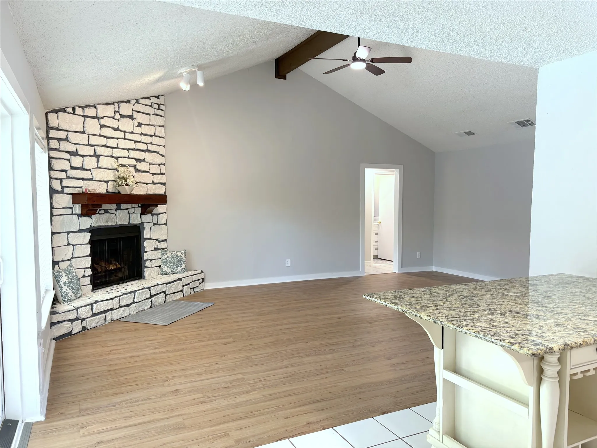 Single Family Residence For Sale in Tarrant County , 4105 Gentle Springs Drive, Arlington, Texas 76001, 3 Bedroom, 2 Bathroom, 2 Garage spaces, 1,395 Sqft, built in 1984, mls#21358890, Real Estate Agent in Arlington, Homes For Sale in Tarrant county, Homes For Sale in Arlington, Realtor in Arlington Texas, Real Estate Brokerage Independent Realty Texas, Luminita Cordes Realtor