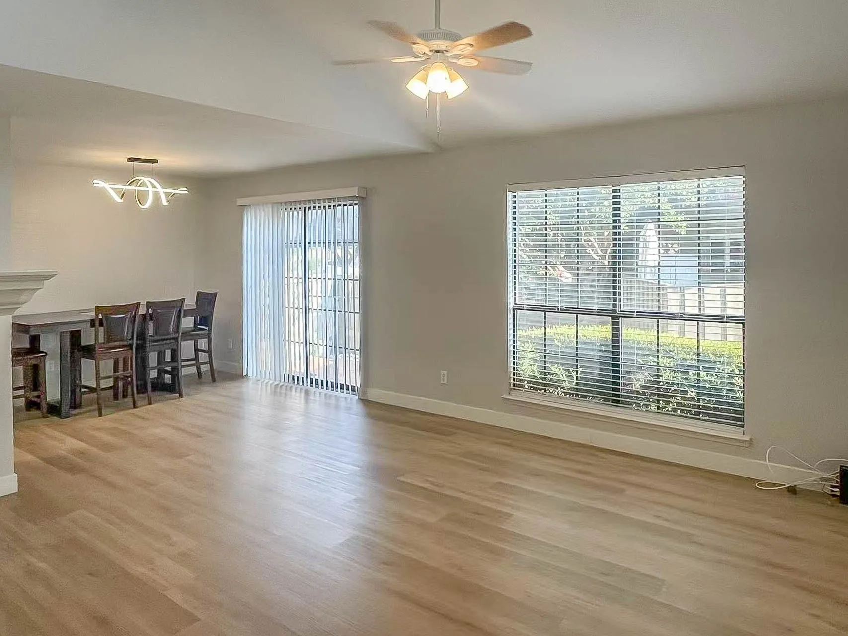 Townhouse For Rent in Tarrant County , 332 W Harwood Road B, Hurst, Texas 76054, 3 Bedroom, 2 Bathroom, Garage spaces, 1,200 Sqft, built in 1985, mls#21358477, Real Estate Agent in Hurst, Homes For Rent in Tarrant county, Homes For Rent in Hurst, Realtor in Hurst Texas, Real Estate Brokerage Independent Realty Texas, Luminita Cordes Realtor