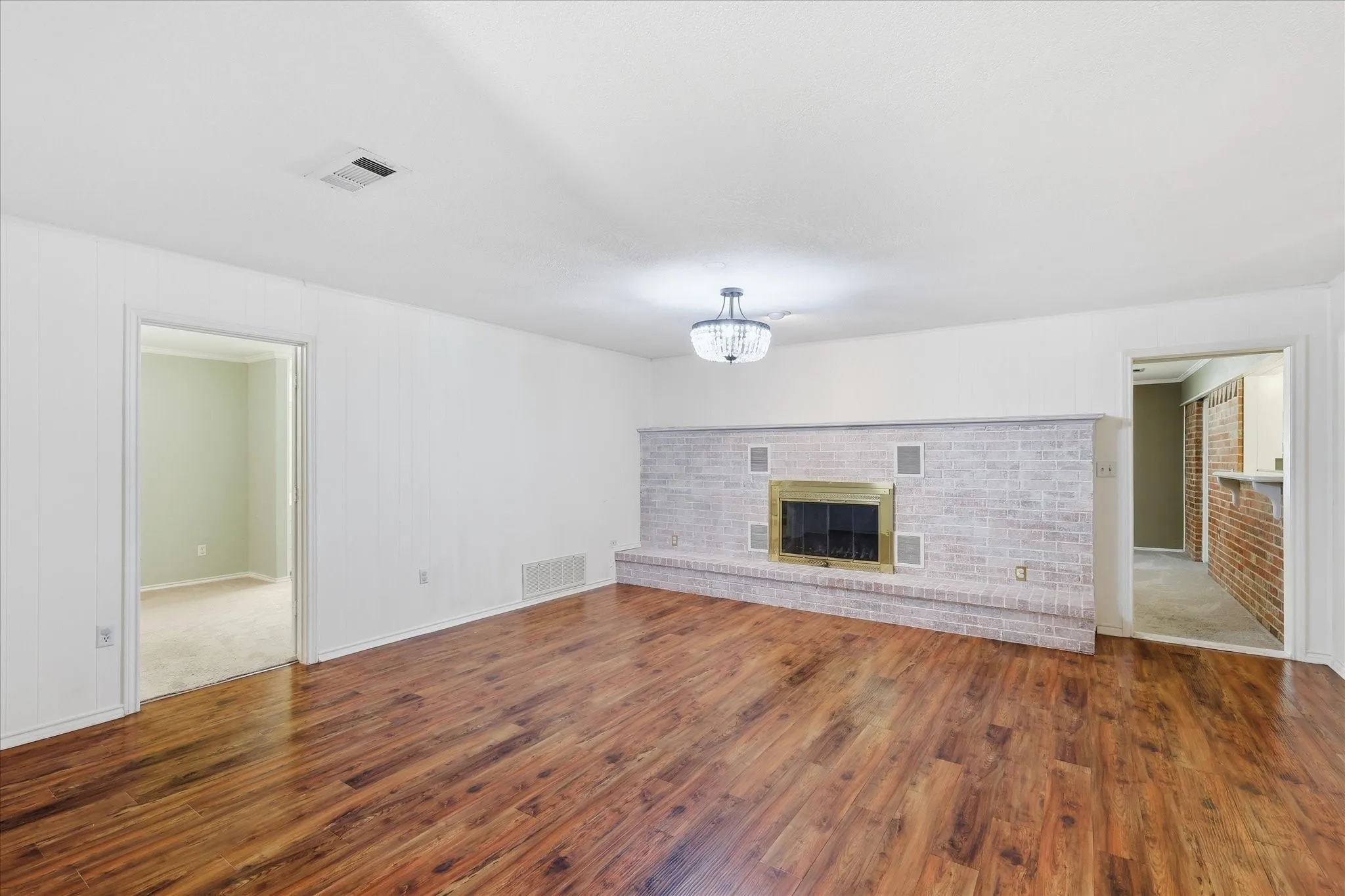 Single Family Residence For Sale in Denton County , 112 Diane Drive, Sanger, Texas 76266, 4 Bedroom, 2 Bathroom, 4 Garage spaces, 2,099 Sqft, built in 1983, mls#21358650, Real Estate Agent in Sanger, Homes For Sale in Denton county, Homes For Sale in Sanger, Realtor in Sanger Texas, Real Estate Brokerage Independent Realty Texas, Luminita Cordes Realtor