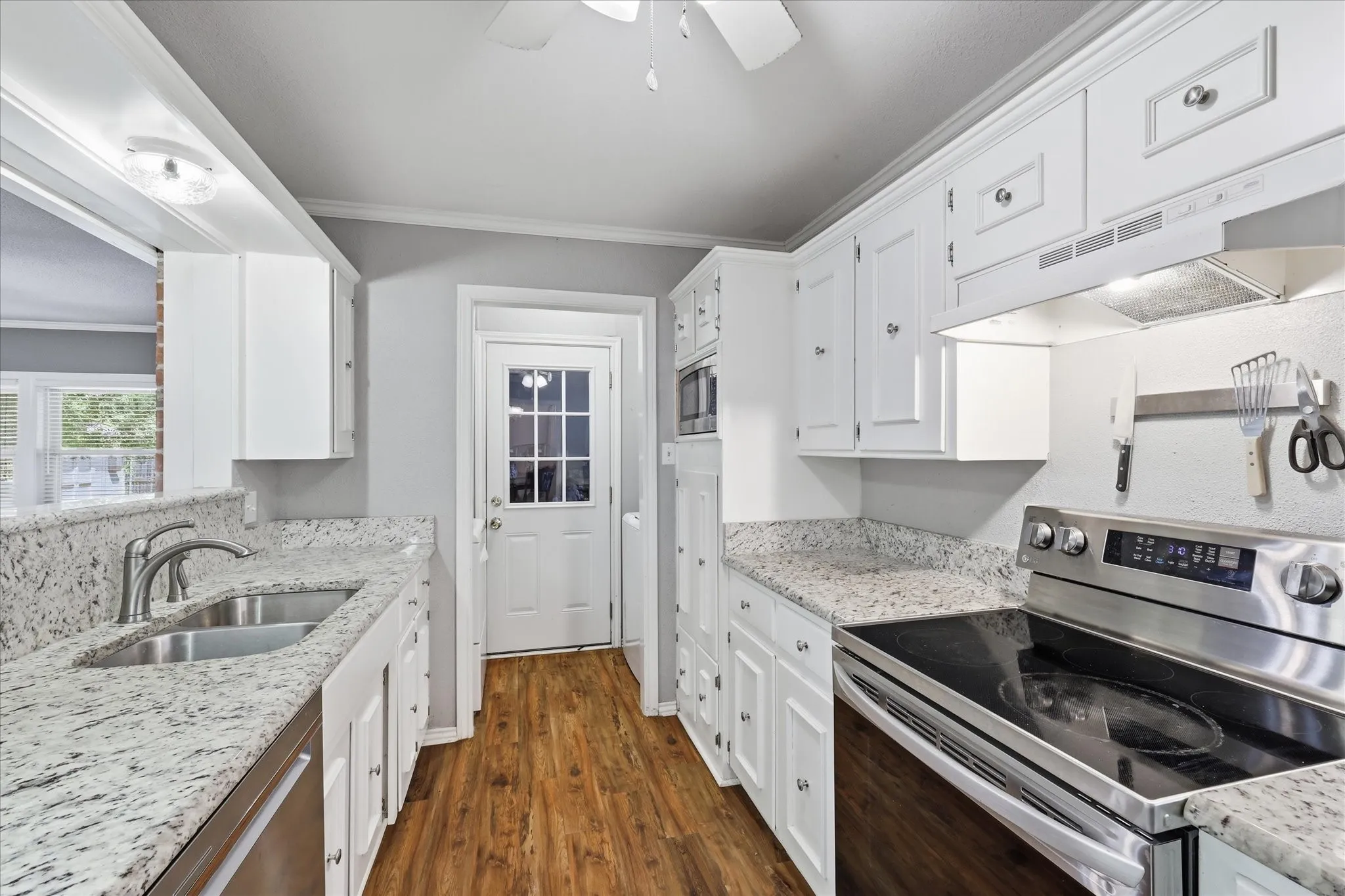 Single Family Residence For Sale in Denton County , 112 Diane Drive, Sanger, Texas 76266, 4 Bedroom, 2 Bathroom, 4 Garage spaces, 2,099 Sqft, built in 1983, mls#21358650, Real Estate Agent in Sanger, Homes For Sale in Denton county, Homes For Sale in Sanger, Realtor in Sanger Texas, Real Estate Brokerage Independent Realty Texas, Luminita Cordes Realtor