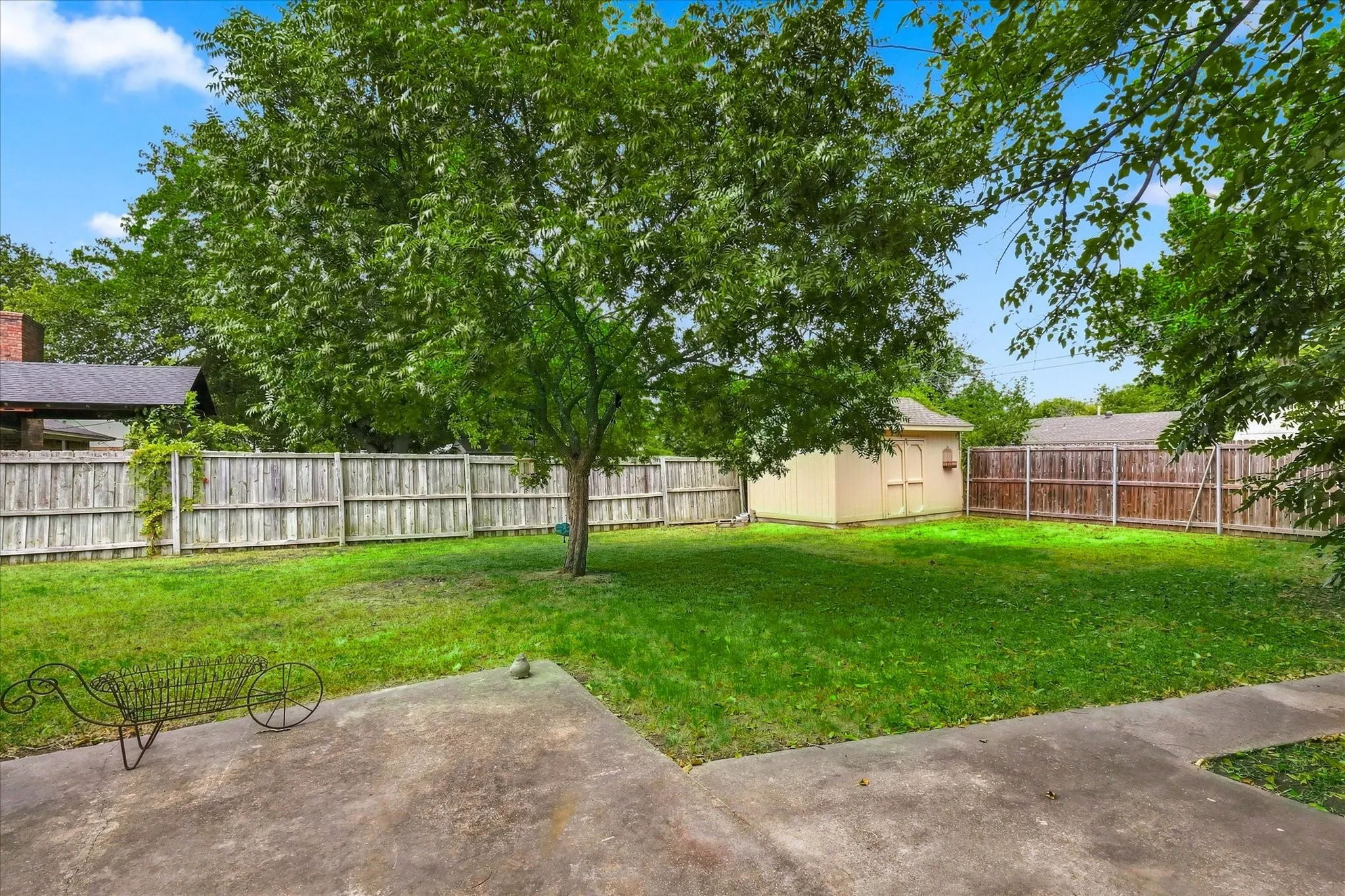 Single Family Residence For Sale in Denton County , 112 Diane Drive, Sanger, Texas 76266, 4 Bedroom, 2 Bathroom, 4 Garage spaces, 2,099 Sqft, built in 1983, mls#21358650, Real Estate Agent in Sanger, Homes For Sale in Denton county, Homes For Sale in Sanger, Realtor in Sanger Texas, Real Estate Brokerage Independent Realty Texas, Luminita Cordes Realtor