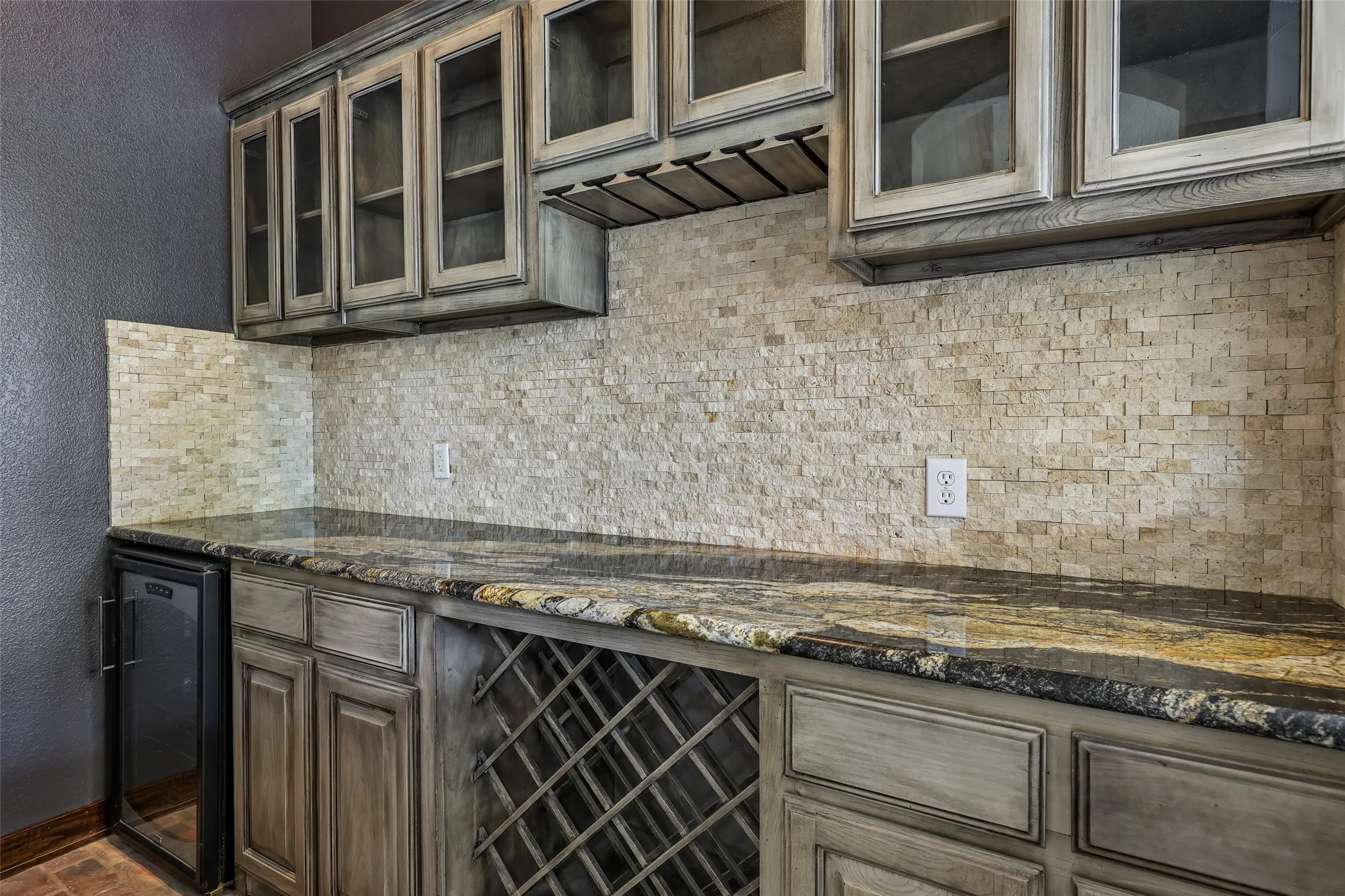 Single Family Residence For Rent in Denton County , 8330 Elena Drive, Lantana, Texas 76226, 3 Bedroom, 2 Bathroom, 2 Garage spaces, 2,508 Sqft, built in 2002, mls#21359418, Real Estate Agent in Lantana, Homes For Rent in Denton county, Homes For Rent in Lantana, Realtor in Lantana Texas, Real Estate Brokerage Independent Realty Texas, Luminita Cordes Realtor