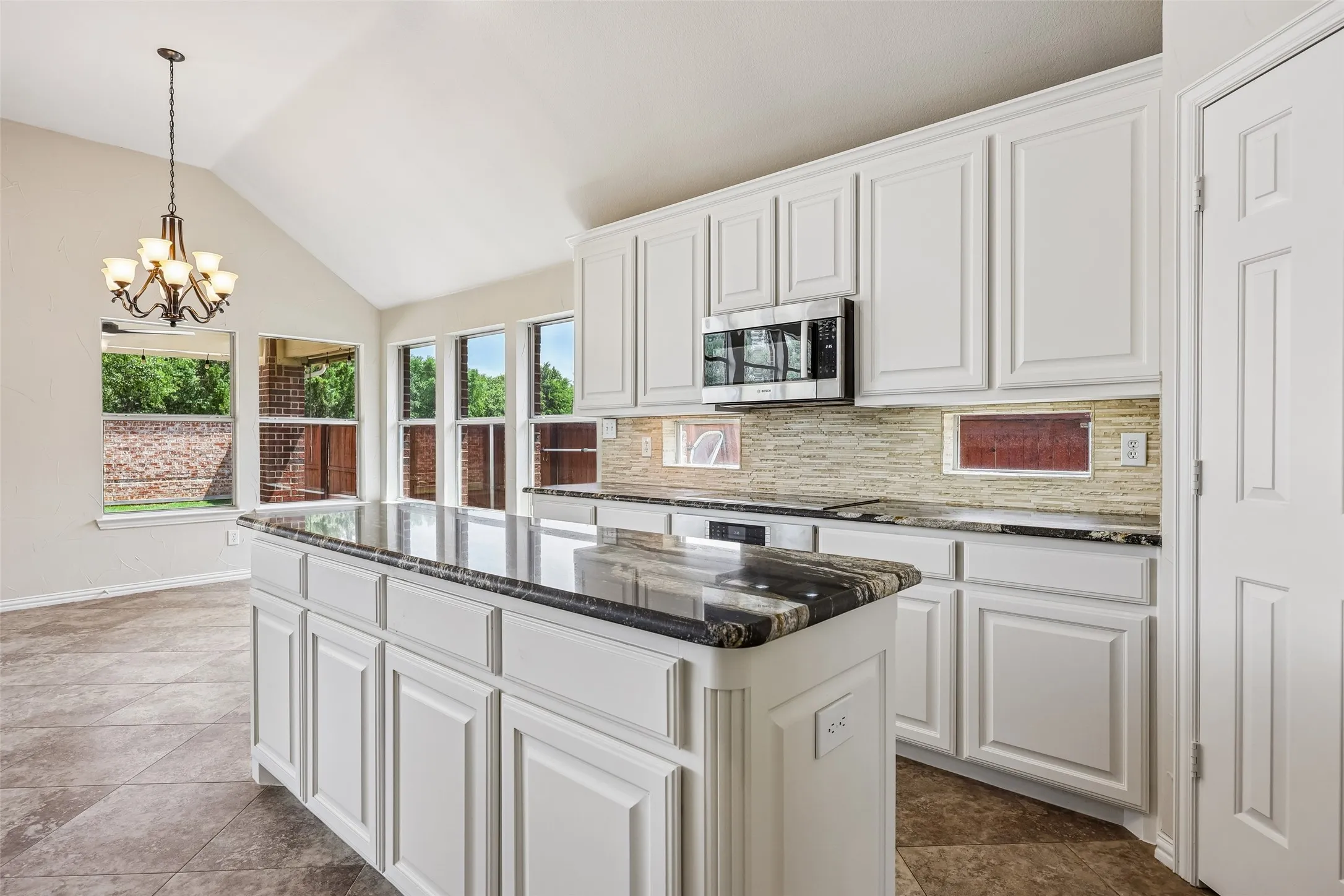 Single Family Residence For Rent in Denton County , 8330 Elena Drive, Lantana, Texas 76226, 3 Bedroom, 2 Bathroom, 2 Garage spaces, 2,508 Sqft, built in 2002, mls#21359418, Real Estate Agent in Lantana, Homes For Rent in Denton county, Homes For Rent in Lantana, Realtor in Lantana Texas, Real Estate Brokerage Independent Realty Texas, Luminita Cordes Realtor