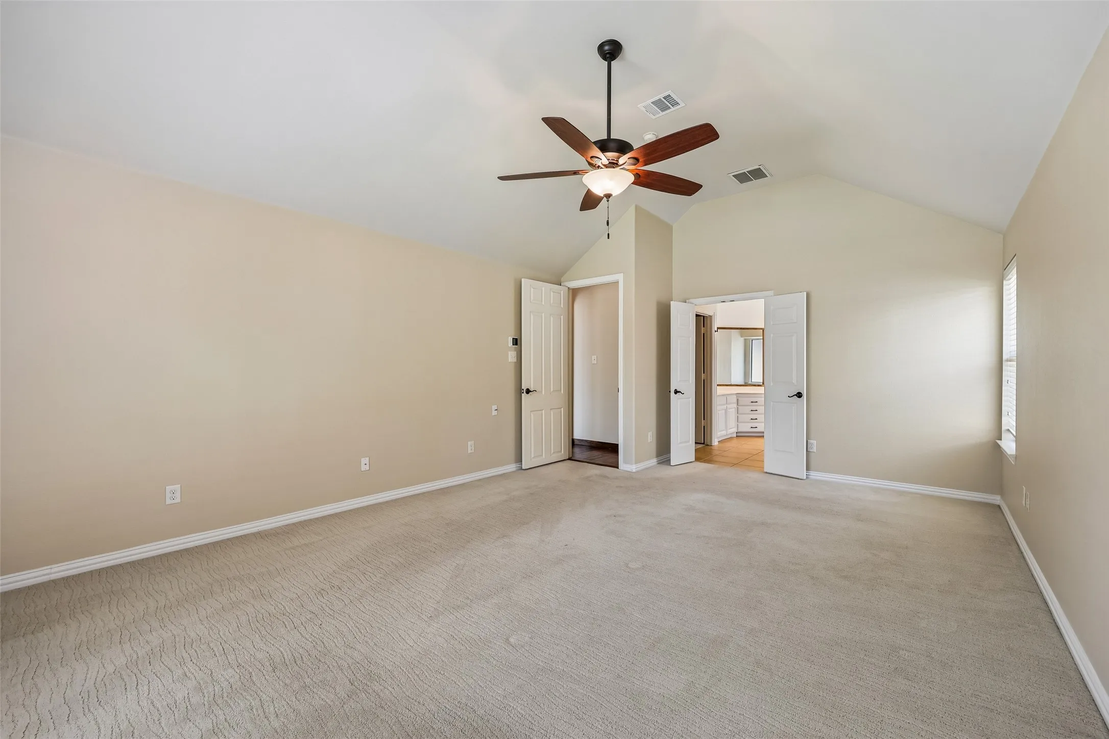 Single Family Residence For Rent in Denton County , 8330 Elena Drive, Lantana, Texas 76226, 3 Bedroom, 2 Bathroom, 2 Garage spaces, 2,508 Sqft, built in 2002, mls#21359418, Real Estate Agent in Lantana, Homes For Rent in Denton county, Homes For Rent in Lantana, Realtor in Lantana Texas, Real Estate Brokerage Independent Realty Texas, Luminita Cordes Realtor