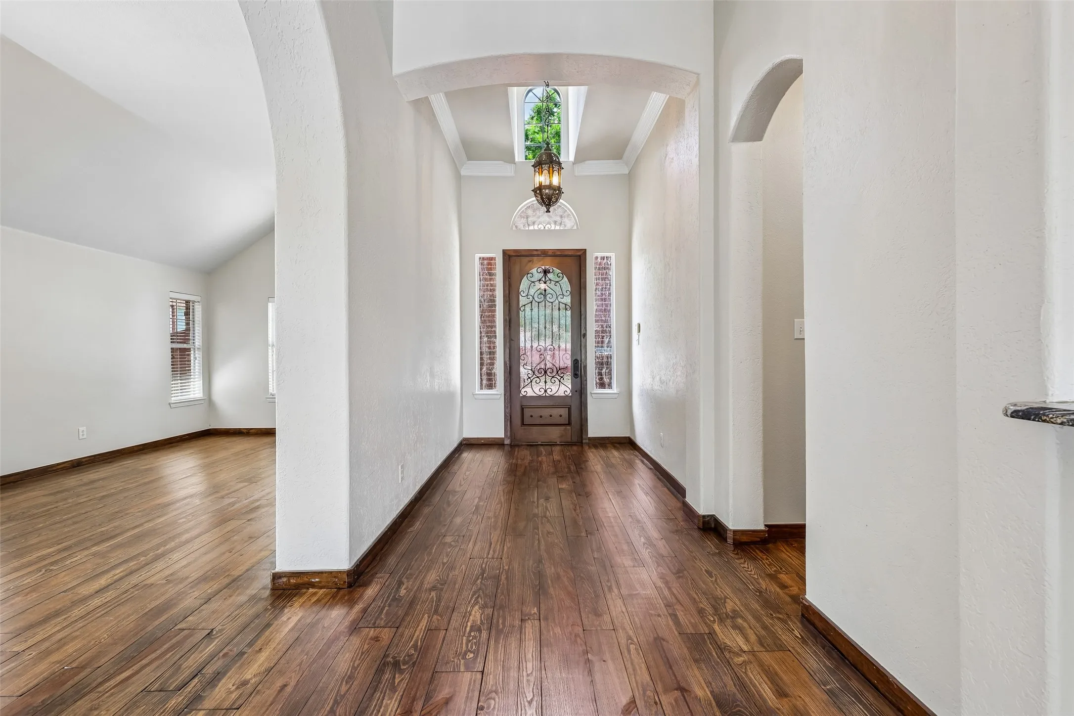 Freshly finished floors in the foyer