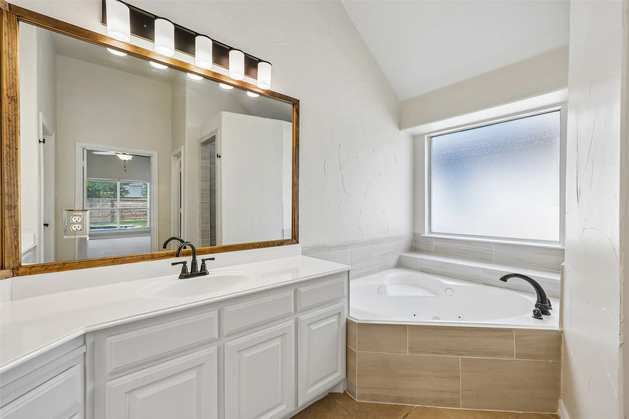 Single Family Residence For Rent in Denton County , 8330 Elena Drive, Lantana, Texas 76226, 3 Bedroom, 2 Bathroom, 2 Garage spaces, 2,508 Sqft, built in 2002, mls#21359418, Real Estate Agent in Lantana, Homes For Rent in Denton county, Homes For Rent in Lantana, Realtor in Lantana Texas, Real Estate Brokerage Independent Realty Texas, Luminita Cordes Realtor