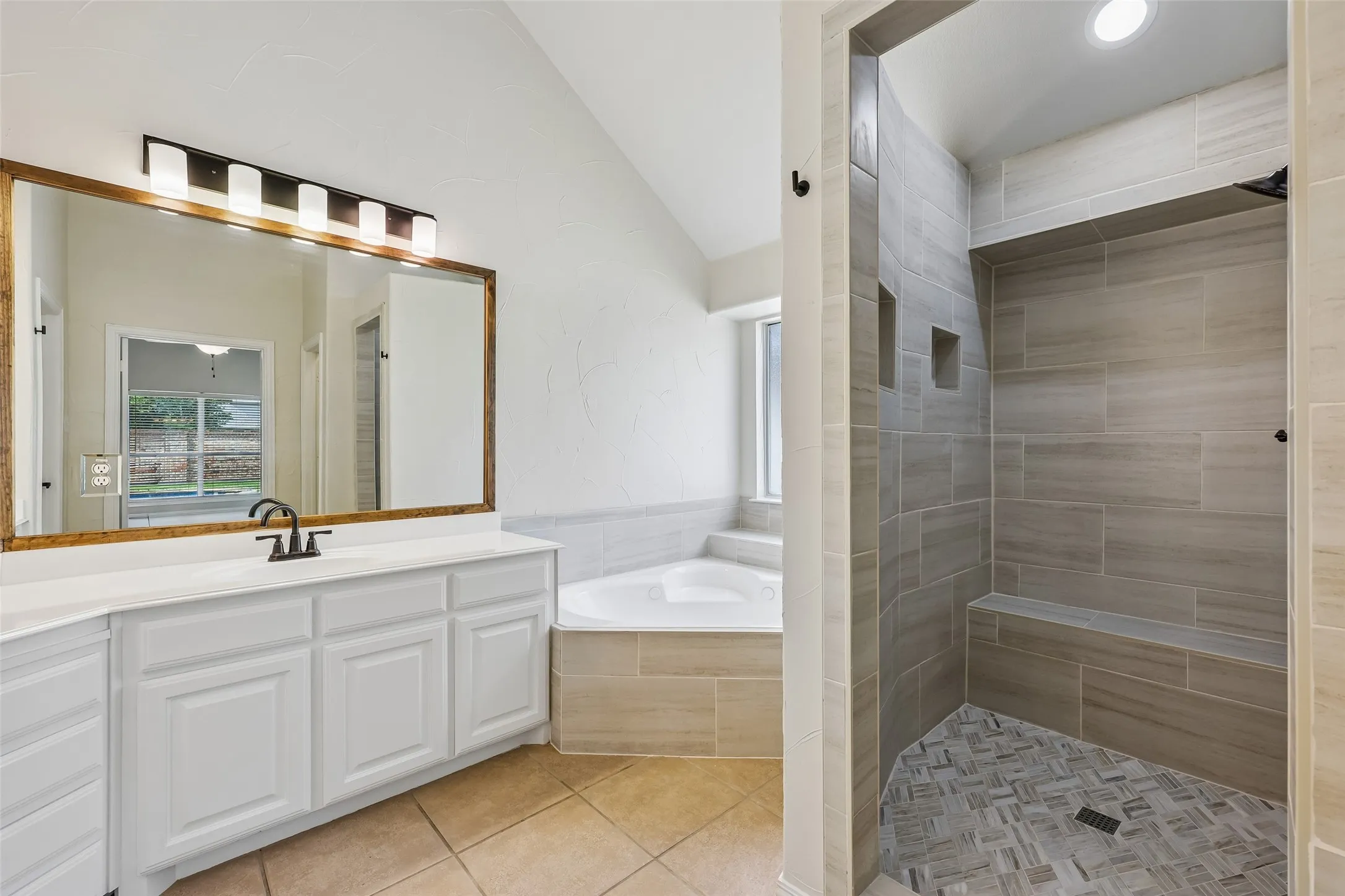 Single Family Residence For Rent in Denton County , 8330 Elena Drive, Lantana, Texas 76226, 3 Bedroom, 2 Bathroom, 2 Garage spaces, 2,508 Sqft, built in 2002, mls#21359418, Real Estate Agent in Lantana, Homes For Rent in Denton county, Homes For Rent in Lantana, Realtor in Lantana Texas, Real Estate Brokerage Independent Realty Texas, Luminita Cordes Realtor