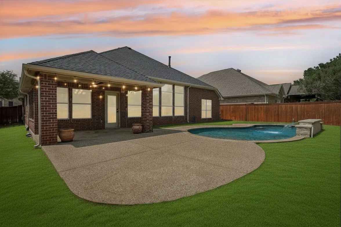 Single Family Residence For Rent in Denton County , 8330 Elena Drive, Lantana, Texas 76226, 3 Bedroom, 2 Bathroom, 2 Garage spaces, 2,508 Sqft, built in 2002, mls#21359418, Real Estate Agent in Lantana, Homes For Rent in Denton county, Homes For Rent in Lantana, Realtor in Lantana Texas, Real Estate Brokerage Independent Realty Texas, Luminita Cordes Realtor