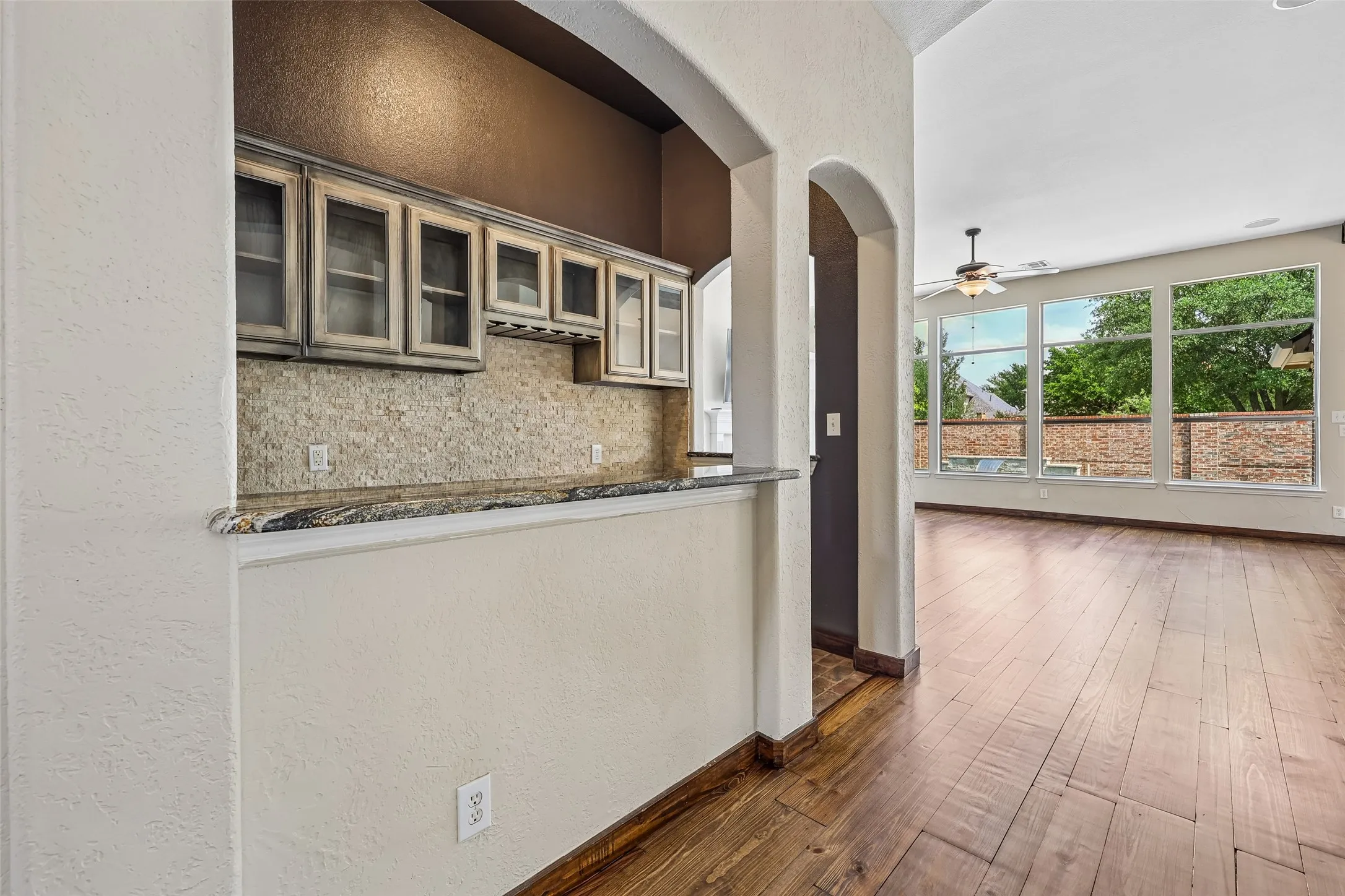 Single Family Residence For Rent in Denton County , 8330 Elena Drive, Lantana, Texas 76226, 3 Bedroom, 2 Bathroom, 2 Garage spaces, 2,508 Sqft, built in 2002, mls#21359418, Real Estate Agent in Lantana, Homes For Rent in Denton county, Homes For Rent in Lantana, Realtor in Lantana Texas, Real Estate Brokerage Independent Realty Texas, Luminita Cordes Realtor