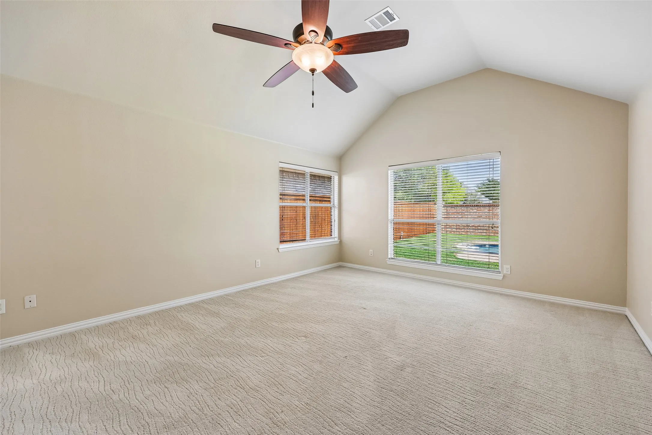 Single Family Residence For Rent in Denton County , 8330 Elena Drive, Lantana, Texas 76226, 3 Bedroom, 2 Bathroom, 2 Garage spaces, 2,508 Sqft, built in 2002, mls#21359418, Real Estate Agent in Lantana, Homes For Rent in Denton county, Homes For Rent in Lantana, Realtor in Lantana Texas, Real Estate Brokerage Independent Realty Texas, Luminita Cordes Realtor