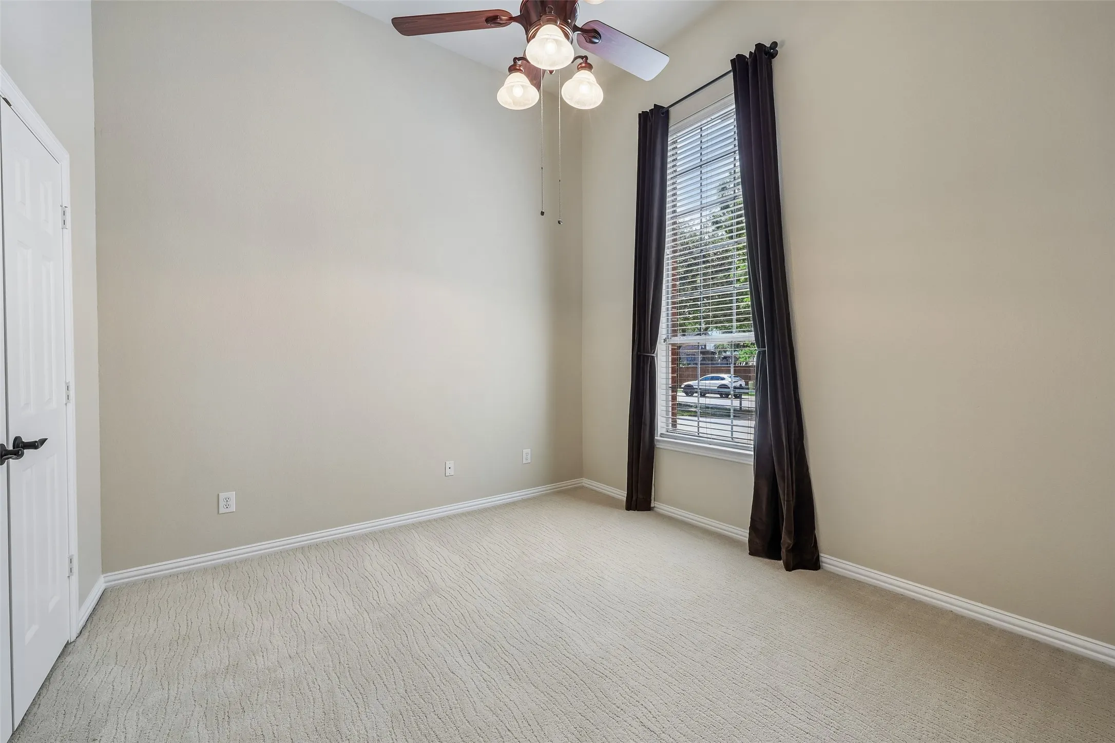 Single Family Residence For Rent in Denton County , 8330 Elena Drive, Lantana, Texas 76226, 3 Bedroom, 2 Bathroom, 2 Garage spaces, 2,508 Sqft, built in 2002, mls#21359418, Real Estate Agent in Lantana, Homes For Rent in Denton county, Homes For Rent in Lantana, Realtor in Lantana Texas, Real Estate Brokerage Independent Realty Texas, Luminita Cordes Realtor