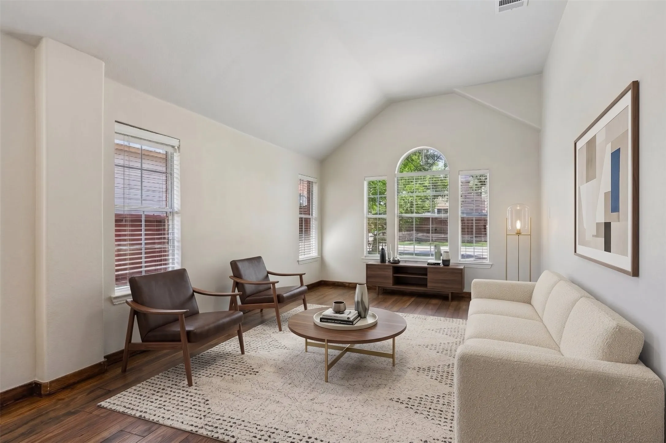 Single Family Residence For Rent in Denton County , 8330 Elena Drive, Lantana, Texas 76226, 3 Bedroom, 2 Bathroom, 2 Garage spaces, 2,508 Sqft, built in 2002, mls#21359418, Real Estate Agent in Lantana, Homes For Rent in Denton county, Homes For Rent in Lantana, Realtor in Lantana Texas, Real Estate Brokerage Independent Realty Texas, Luminita Cordes Realtor
