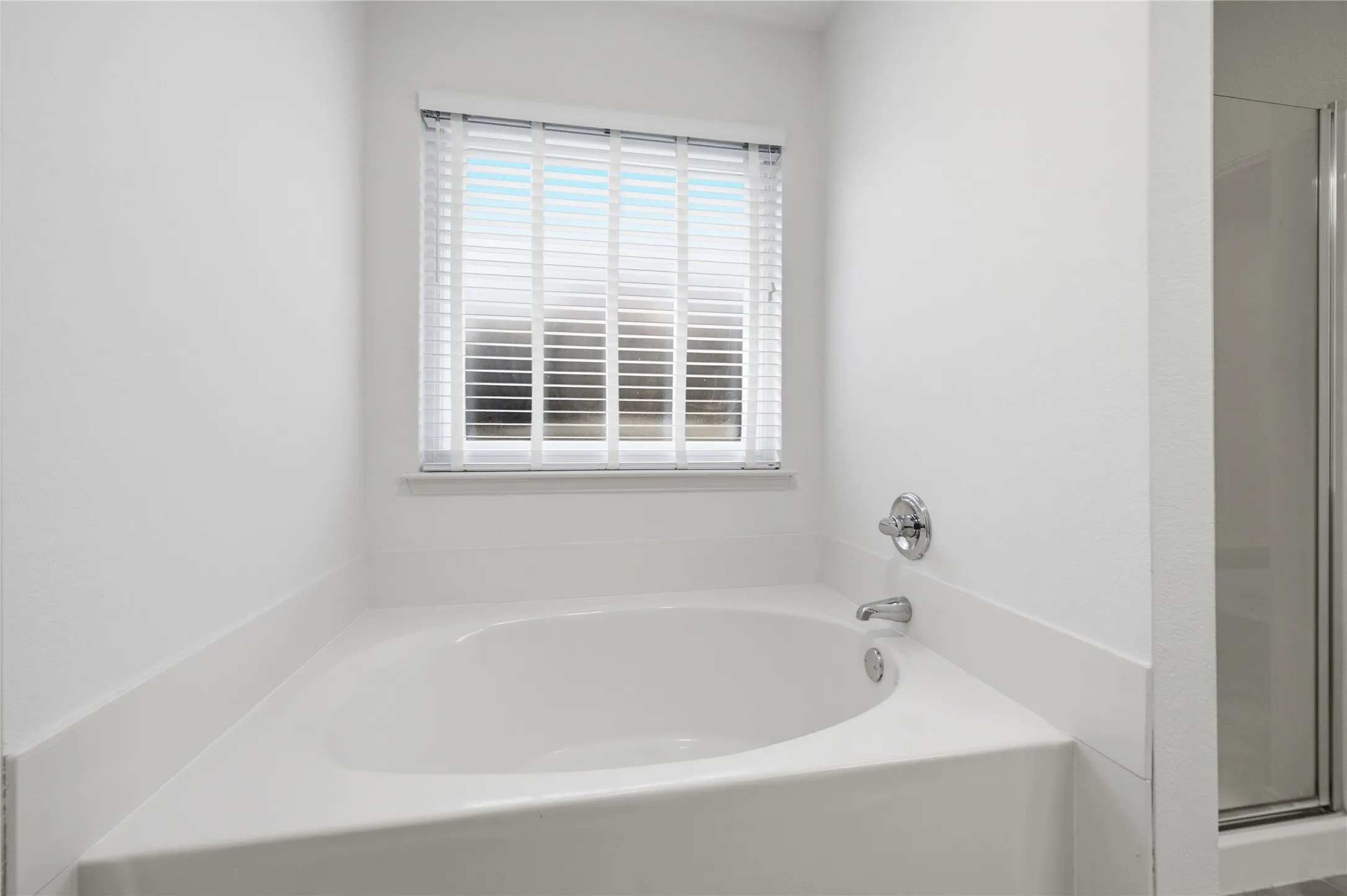 Single Family Residence For Rent in Tarrant County , 8625 Stetson, Fort Worth, Texas 76244, 3 Bedroom, 2 Bathroom, 2 Garage spaces, 1,687 Sqft, built in 2001, mls#21358494, Real Estate Agent in Fort Worth, Homes For Rent in Tarrant county, Homes For Rent in Fort Worth, Realtor in Fort Worth Texas, Real Estate Brokerage Independent Realty Texas, Luminita Cordes Realtor