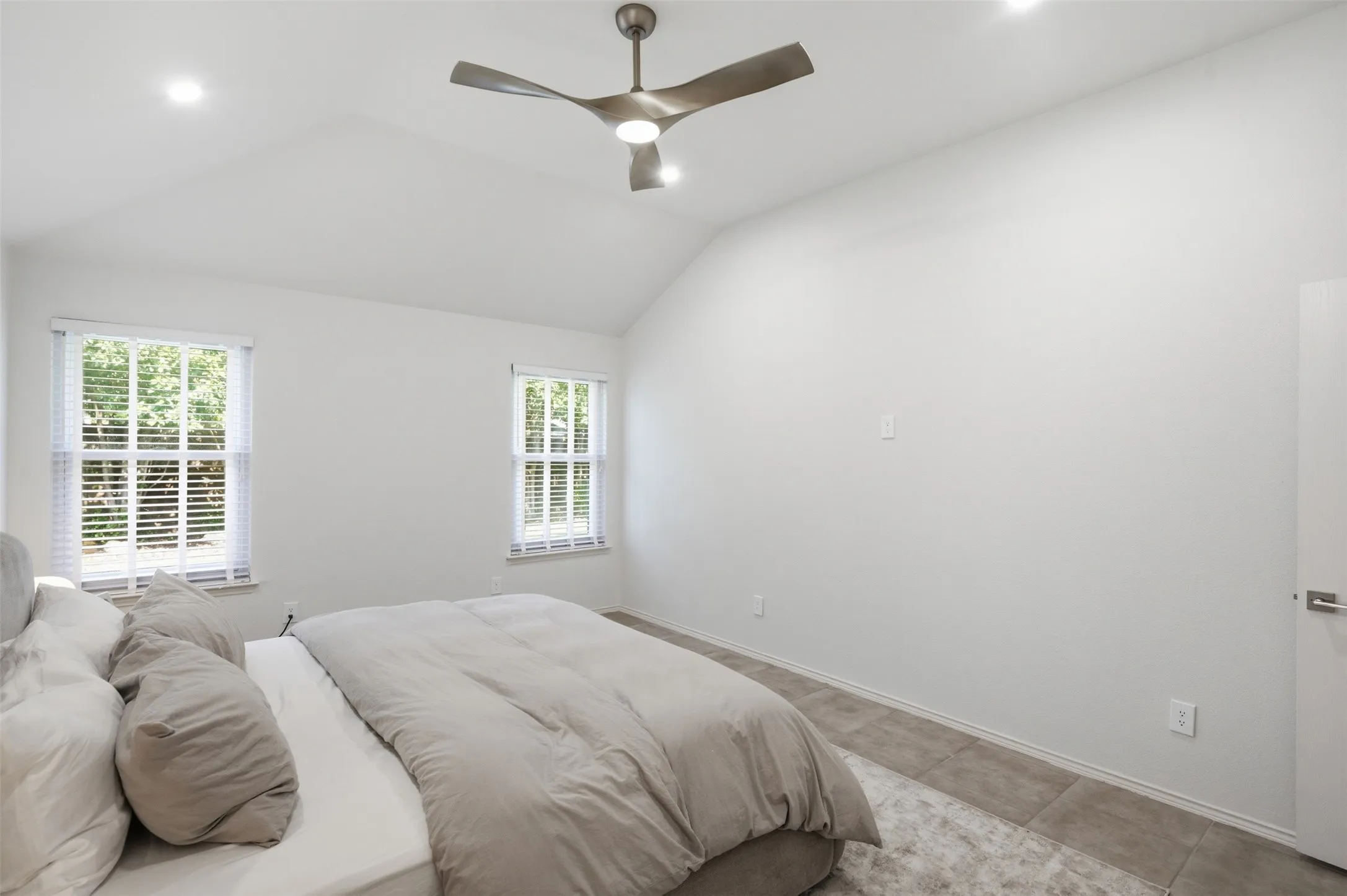 Single Family Residence For Rent in Tarrant County , 8625 Stetson, Fort Worth, Texas 76244, 3 Bedroom, 2 Bathroom, 2 Garage spaces, 1,687 Sqft, built in 2001, mls#21358494, Real Estate Agent in Fort Worth, Homes For Rent in Tarrant county, Homes For Rent in Fort Worth, Realtor in Fort Worth Texas, Real Estate Brokerage Independent Realty Texas, Luminita Cordes Realtor