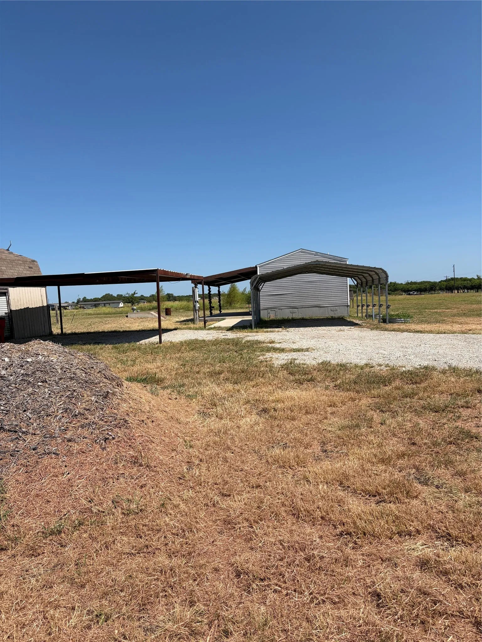 Manufactured Home For Sale in Fannin County , 408 County Road 4415, Whitewright, Texas 75491, 3 Bedroom, 2 Bathroom, Garage spaces, 1,360 Sqft, built in 2015, mls#21357189, Real Estate Agent in Whitewright, Homes For Sale in Fannin county, Homes For Sale in Whitewright, Realtor in Whitewright Texas, Real Estate Brokerage Independent Realty Texas, Luminita Cordes Realtor
